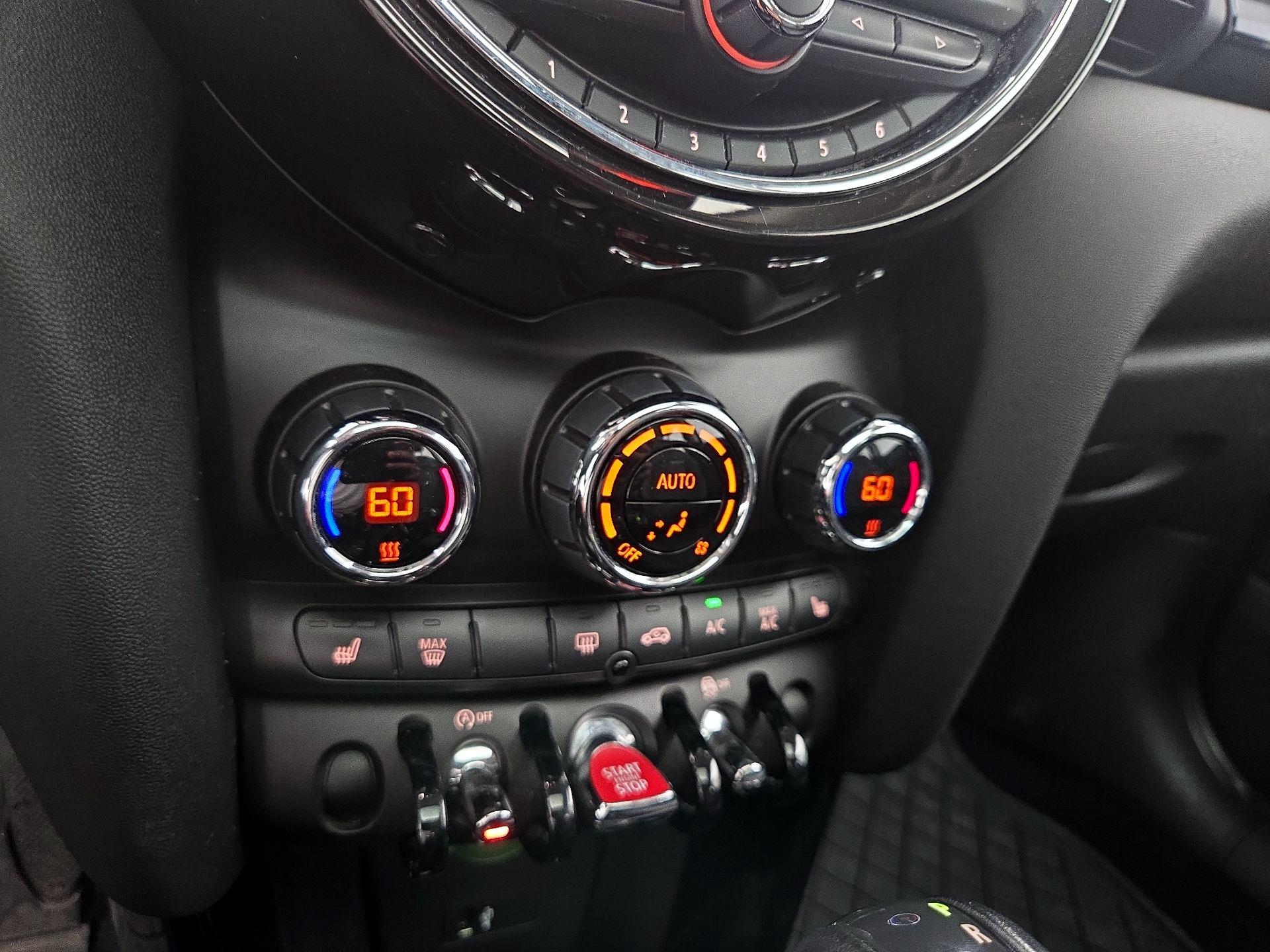 Thumbnail: 2019 MINI Cooper Hardtop - 16