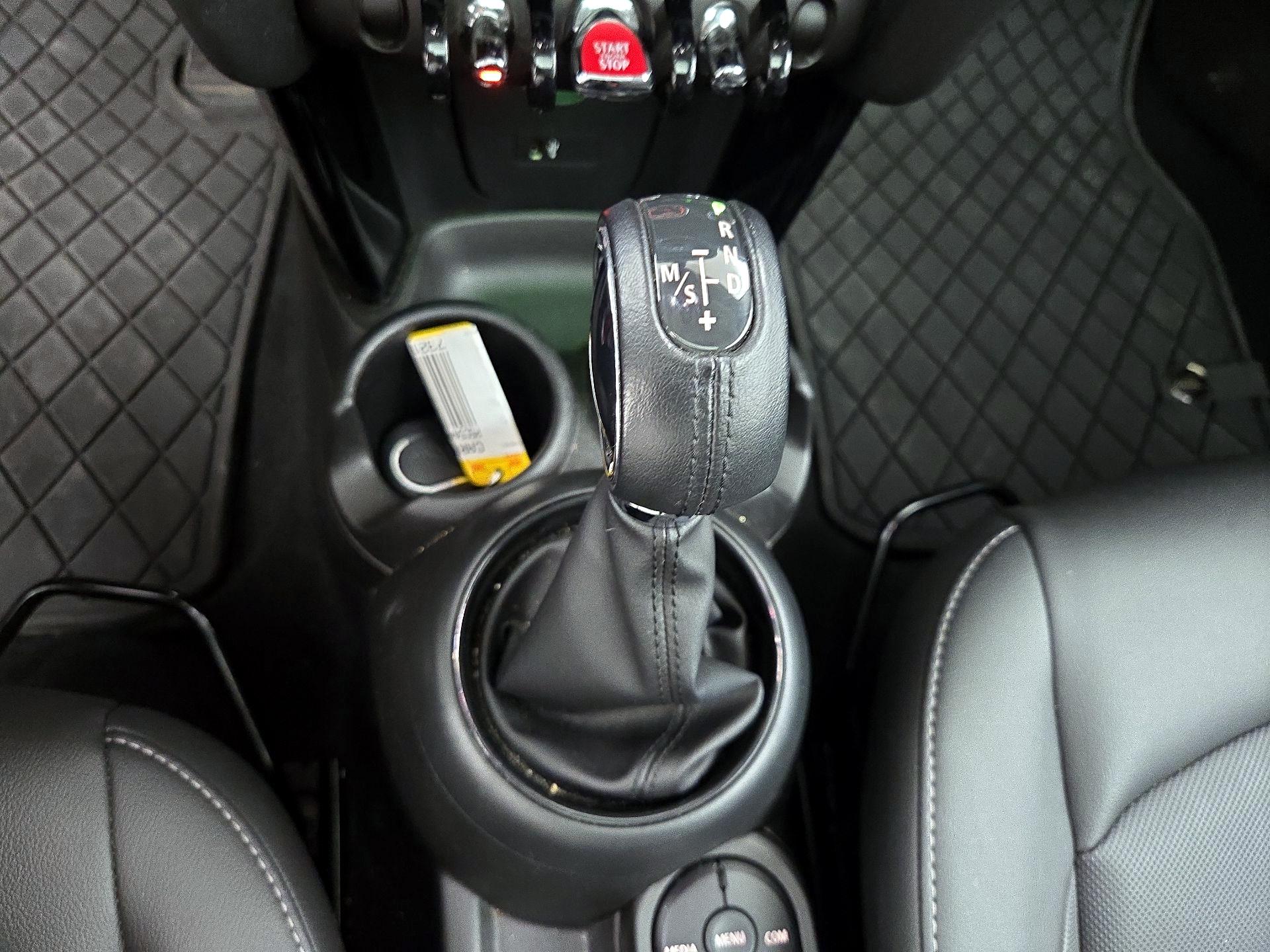 Thumbnail: 2019 MINI Cooper Hardtop - 17