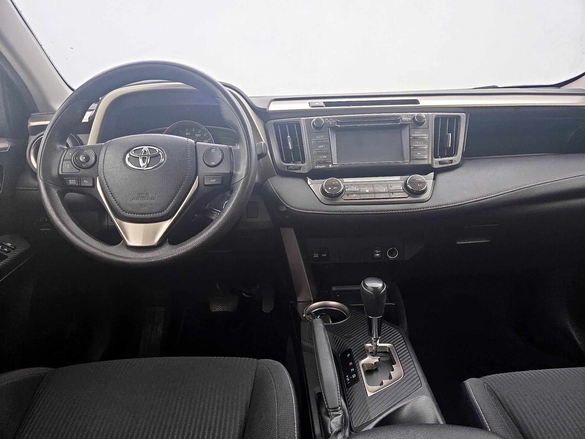 Thumbnail: 2015 Toyota RAV4 - 9