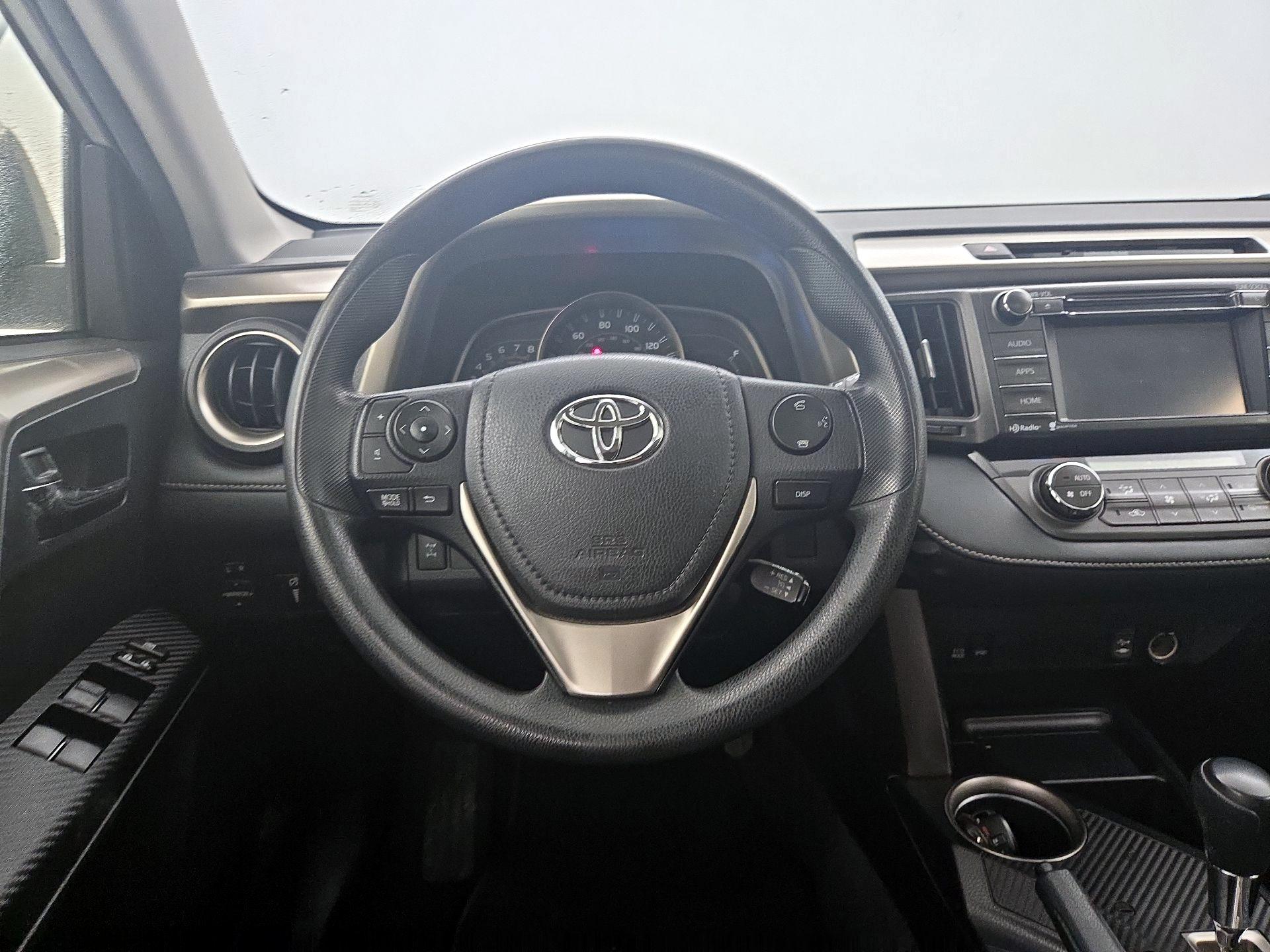 Thumbnail: 2015 Toyota RAV4 - 10