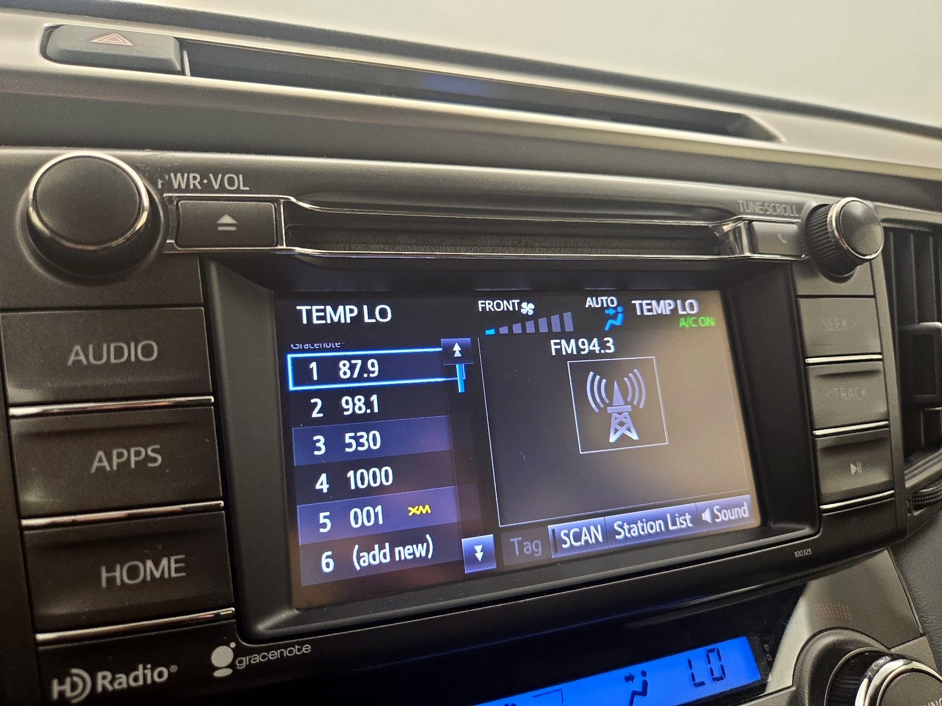 Thumbnail: 2015 Toyota RAV4 - 15