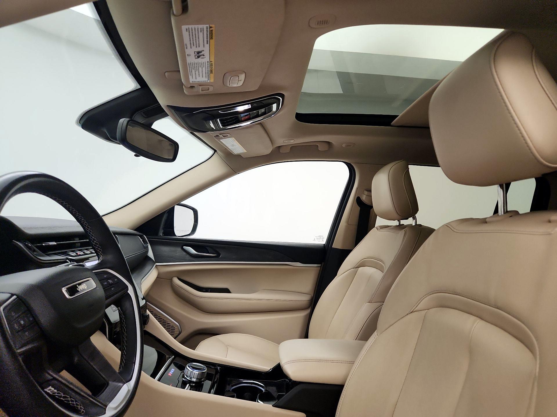 Thumbnail: 2022 Jeep Grand Cherokee - 19