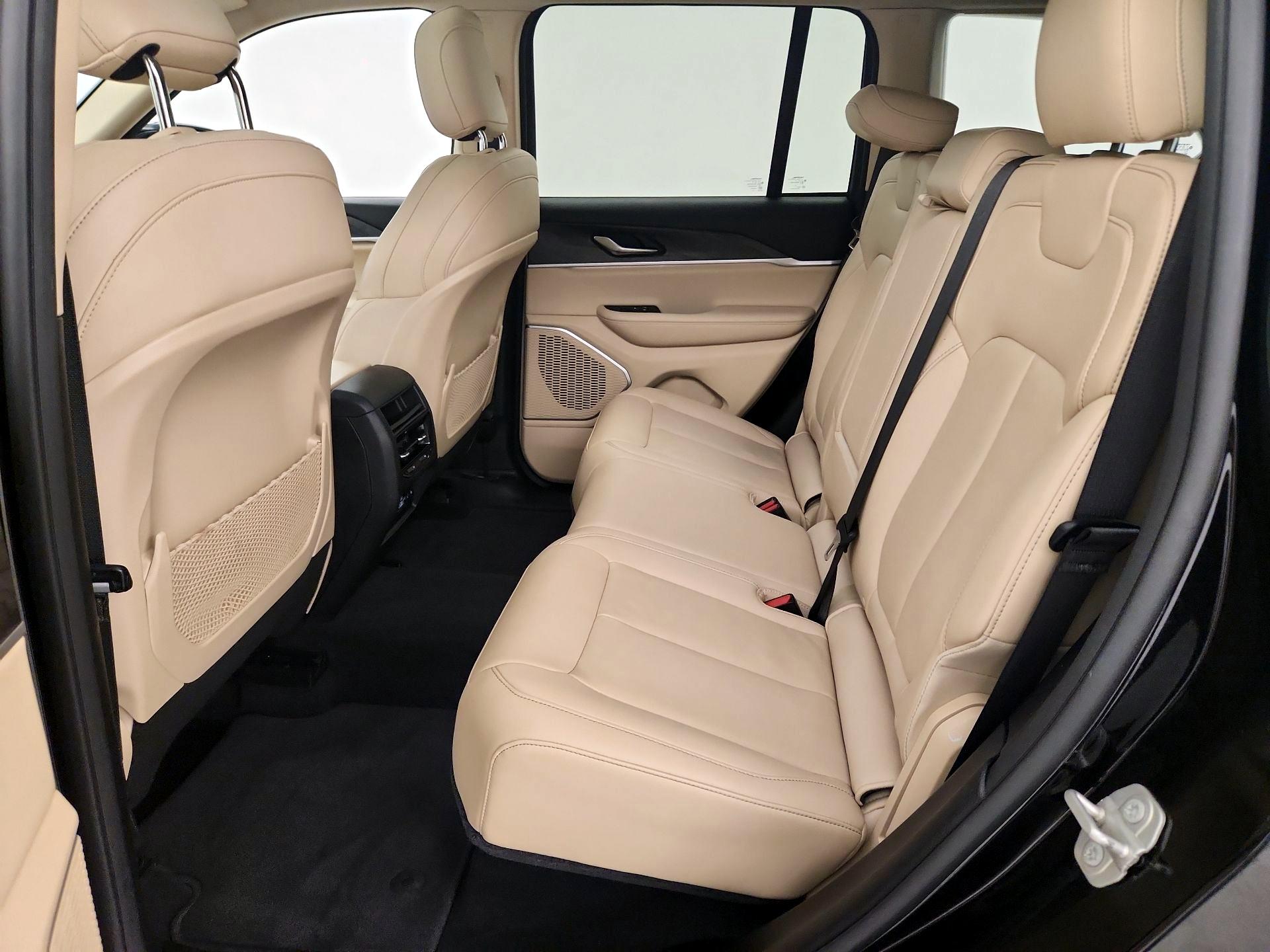 Thumbnail: 2022 Jeep Grand Cherokee - 20