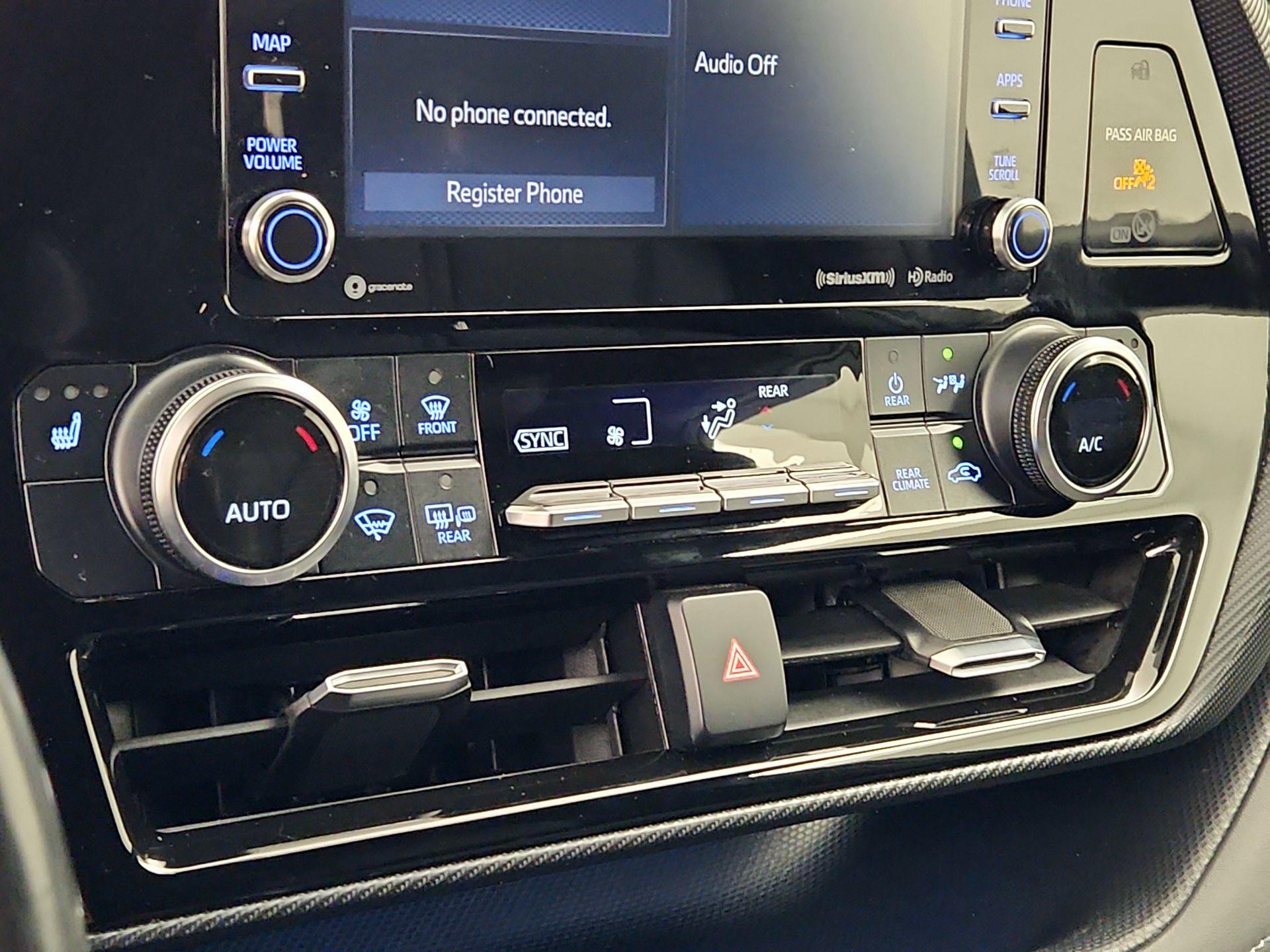 Thumbnail: 2021 Toyota Highlander - 16