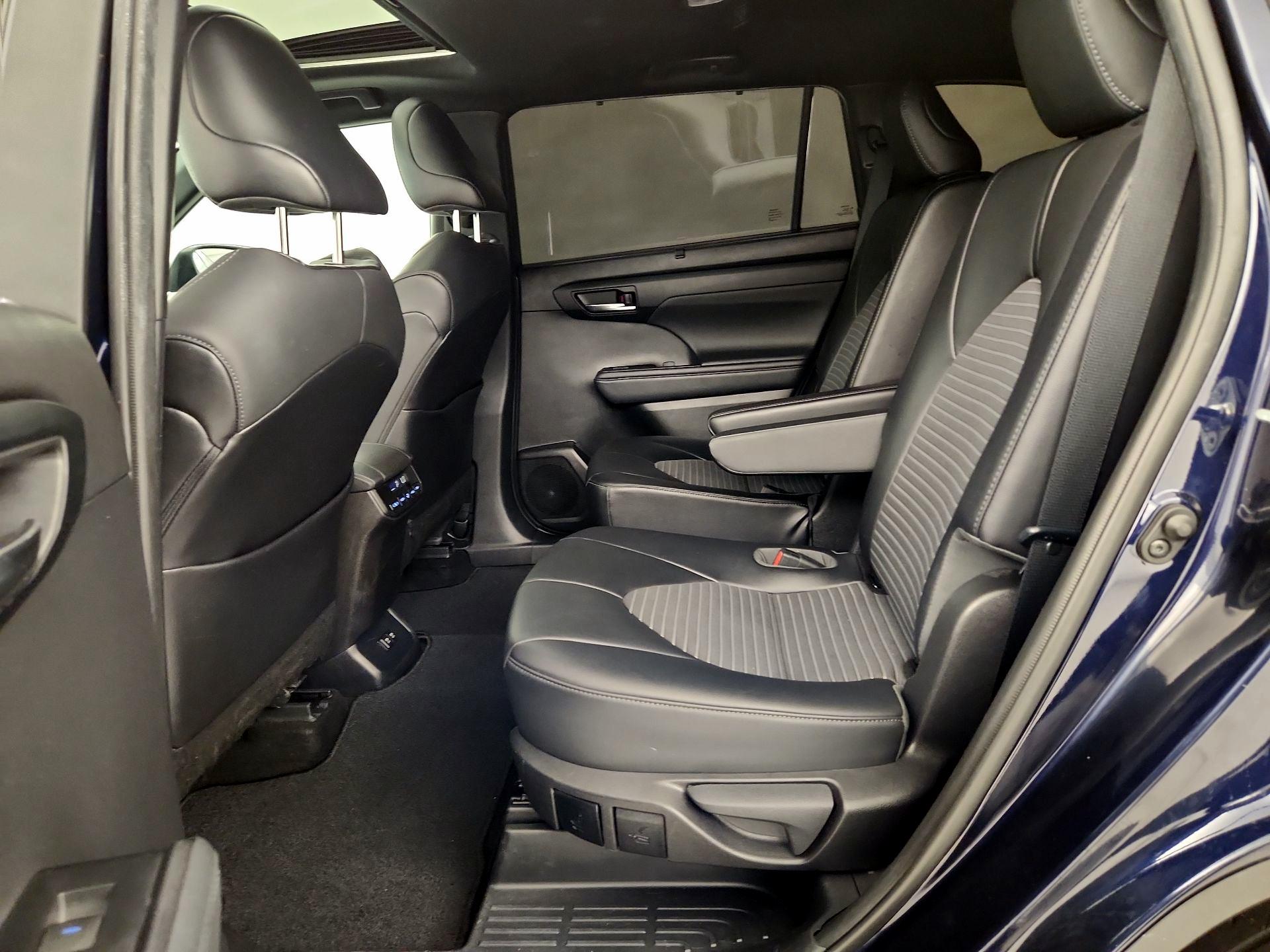 Thumbnail: 2021 Toyota Highlander - 20