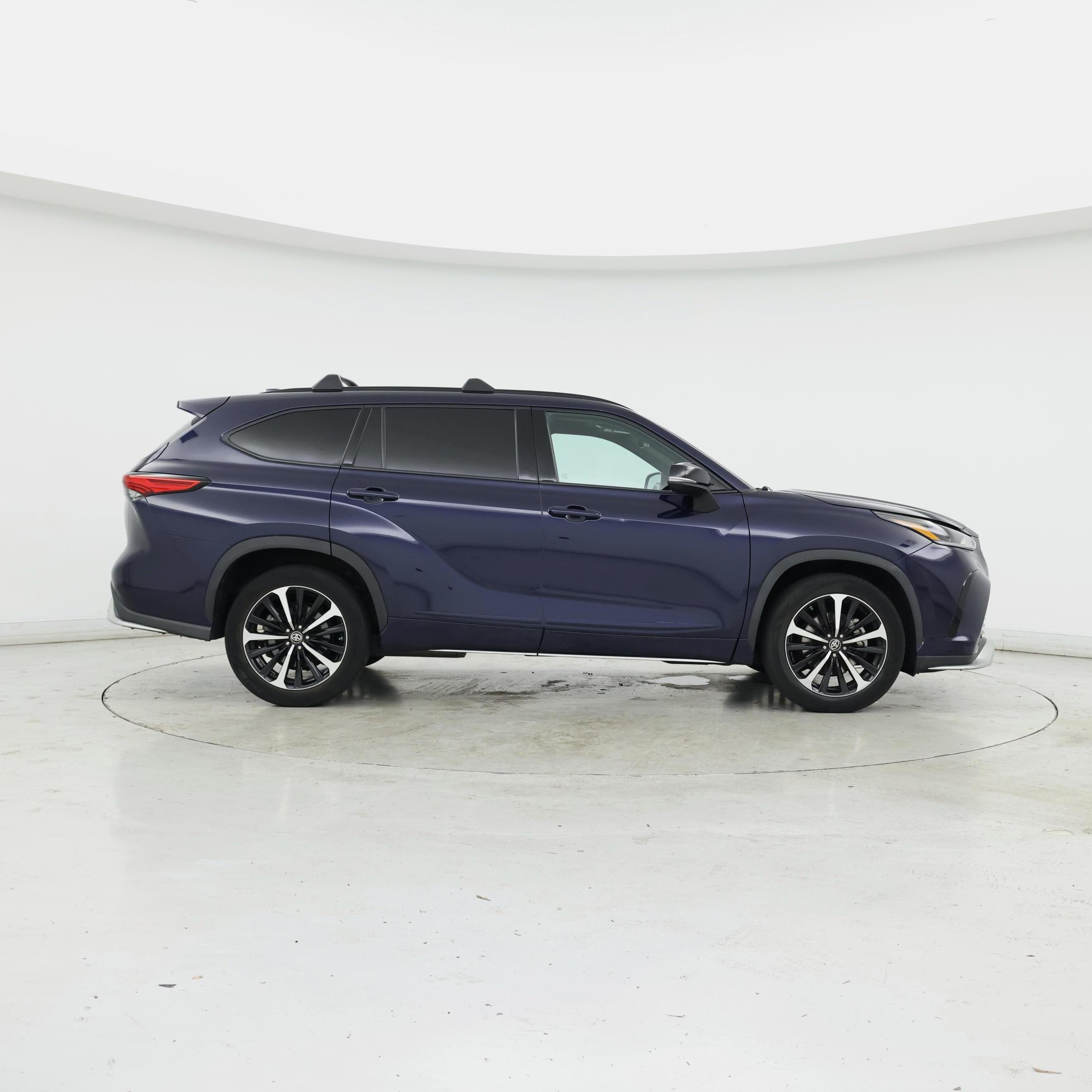 Thumbnail: 2021 Toyota Highlander - 7