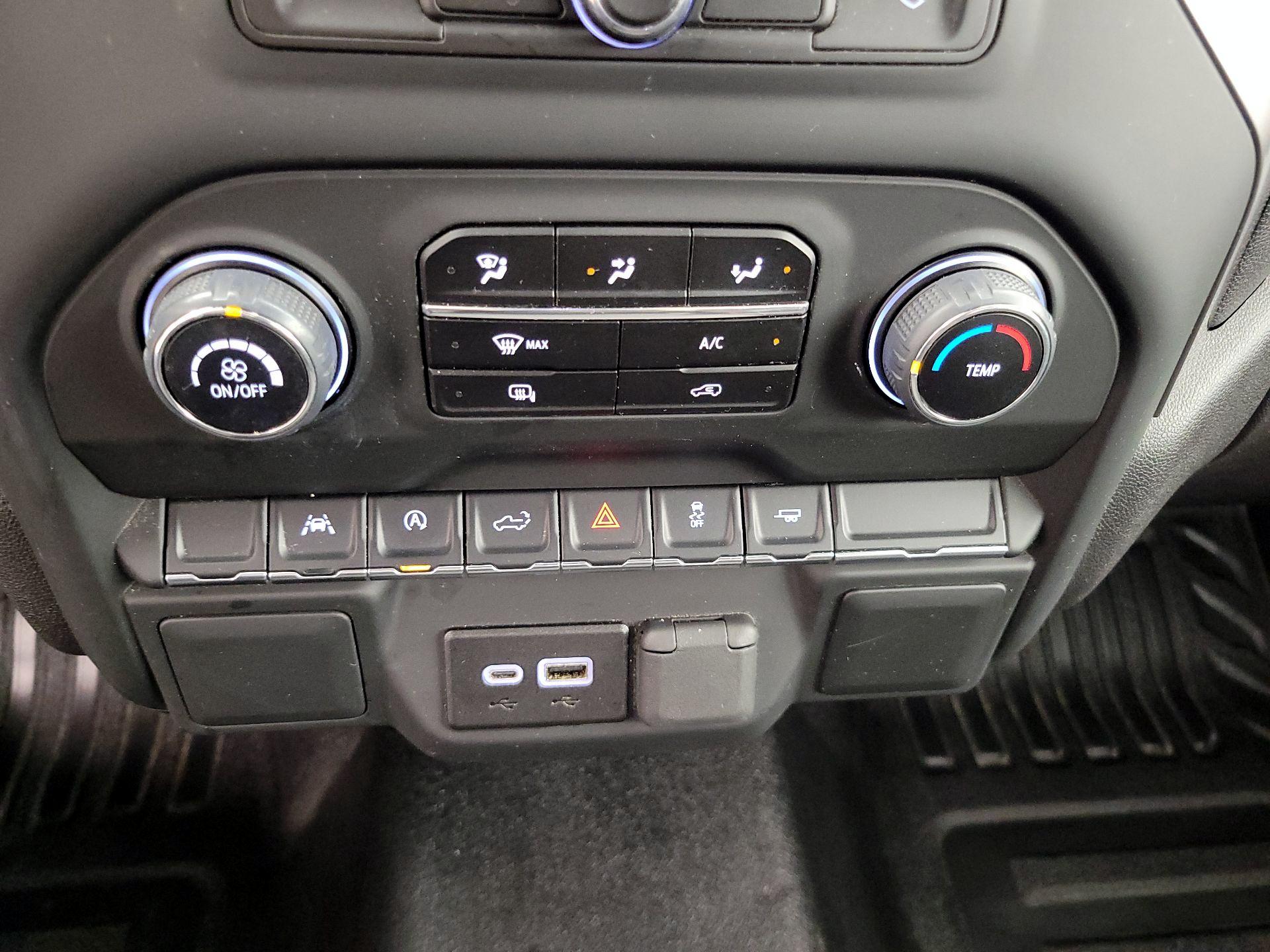 Thumbnail: 2024 Chevrolet Silverado 1500 - 18