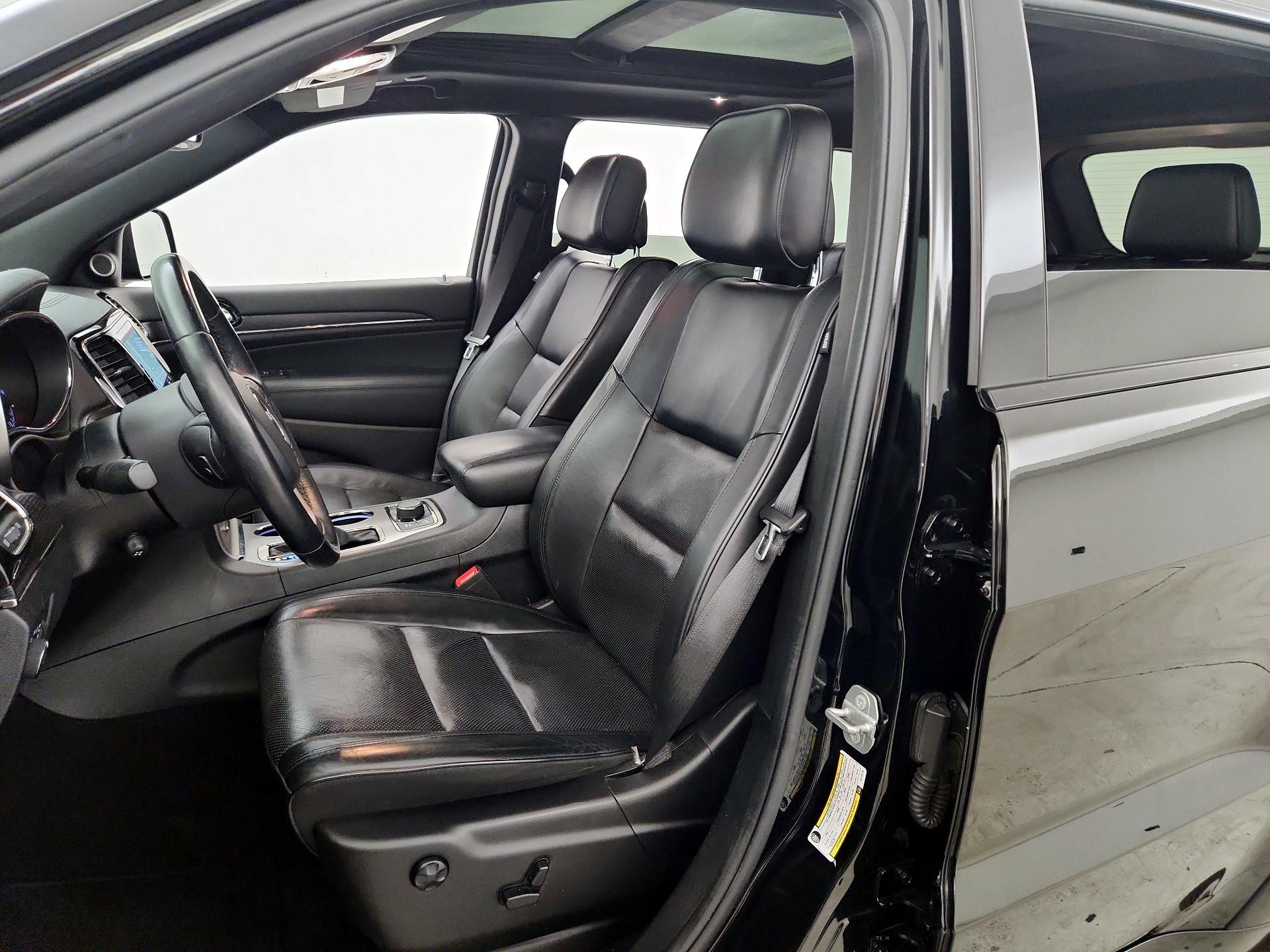 Thumbnail: 2020 Jeep Grand Cherokee - 11