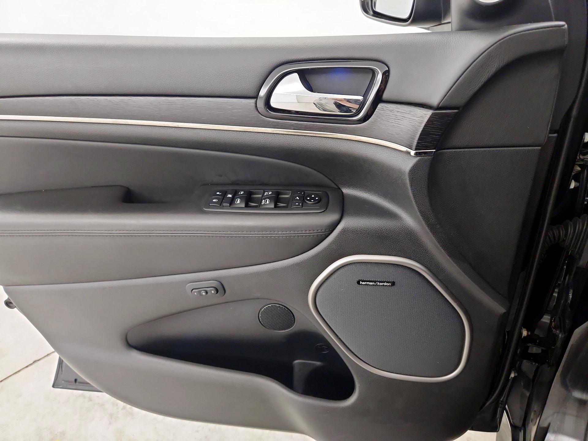 Thumbnail: 2020 Jeep Grand Cherokee - 12