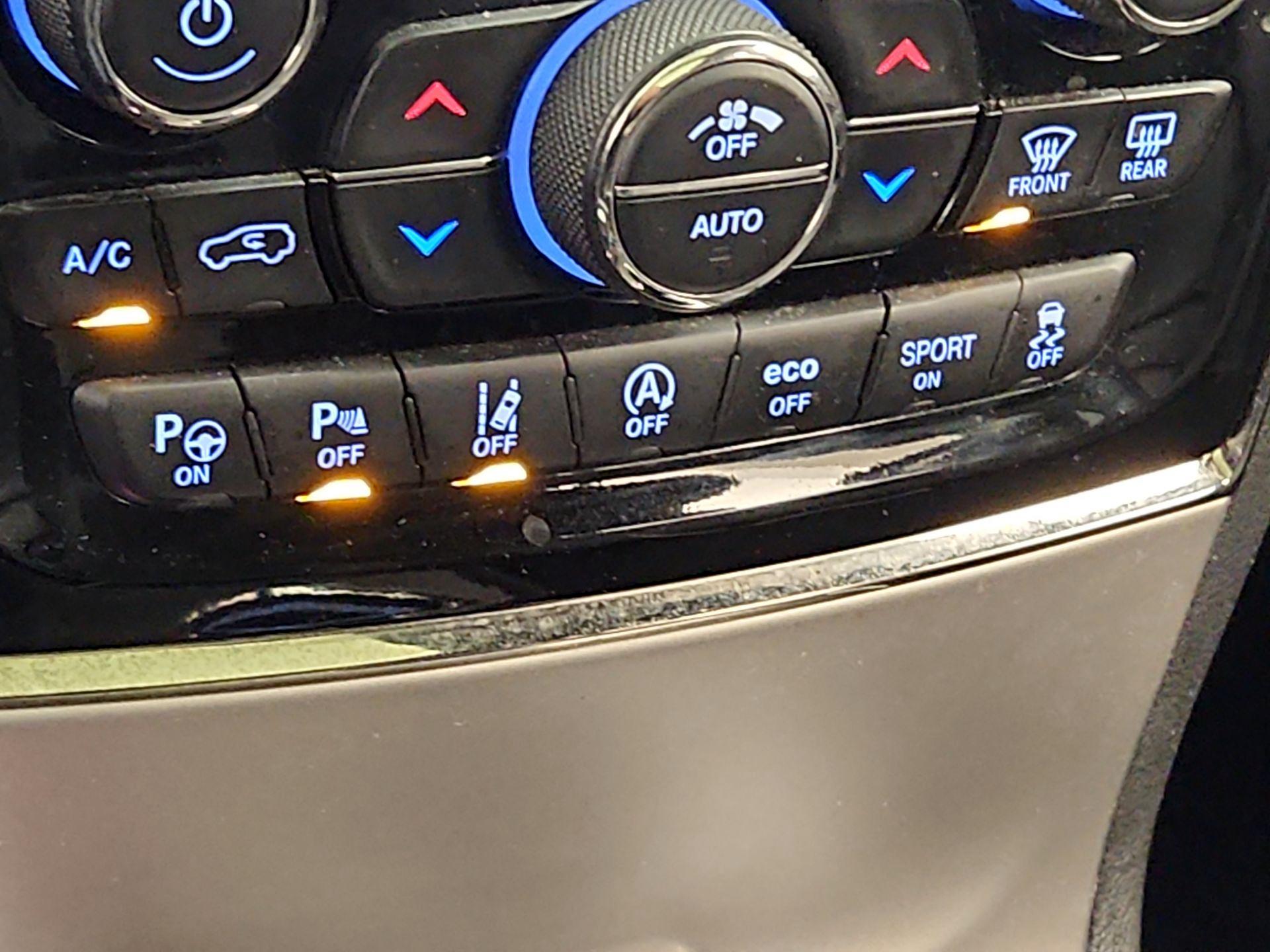 Thumbnail: 2020 Jeep Grand Cherokee - 17