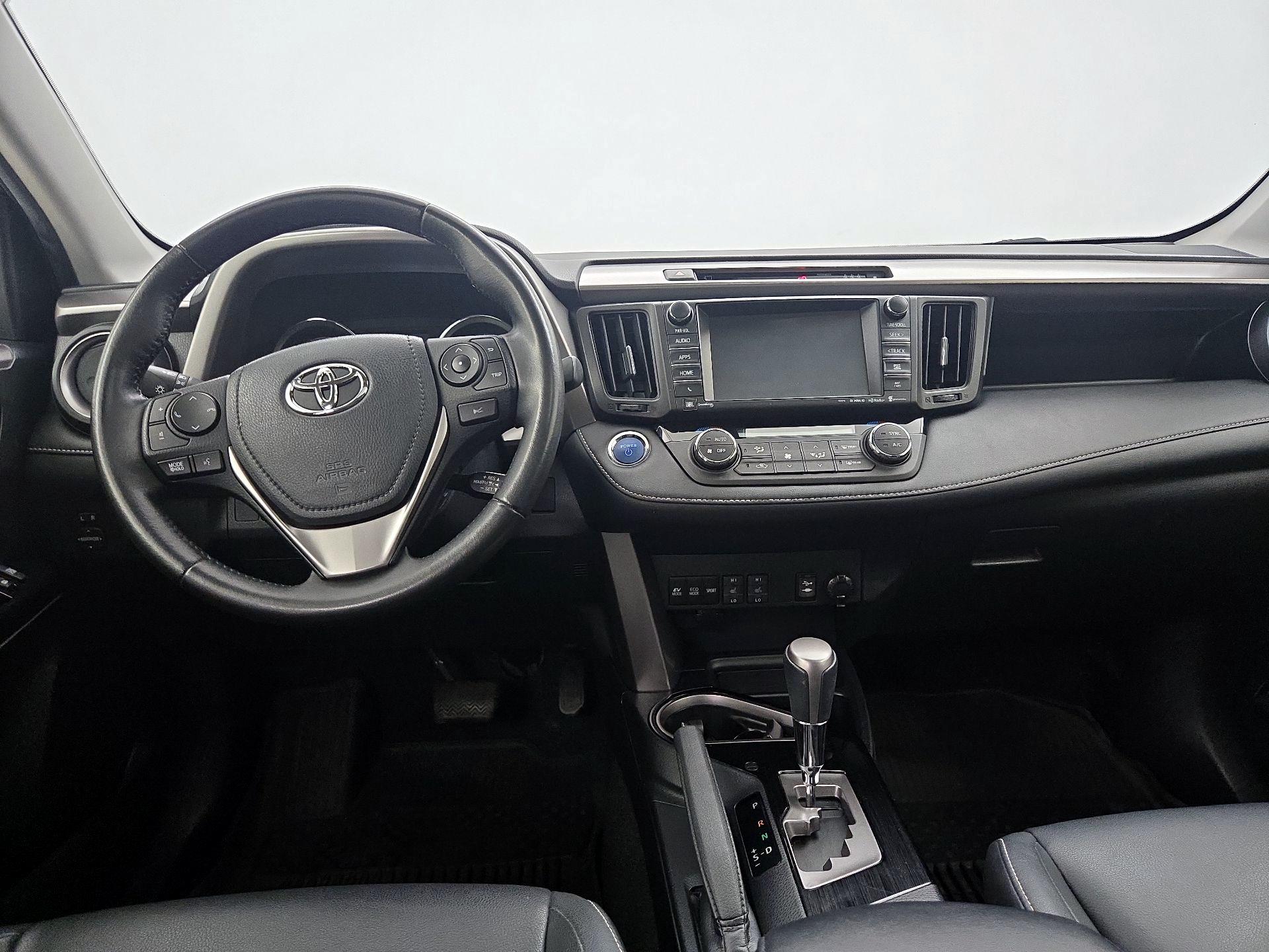 Thumbnail: 2017 Toyota RAV4 - 9