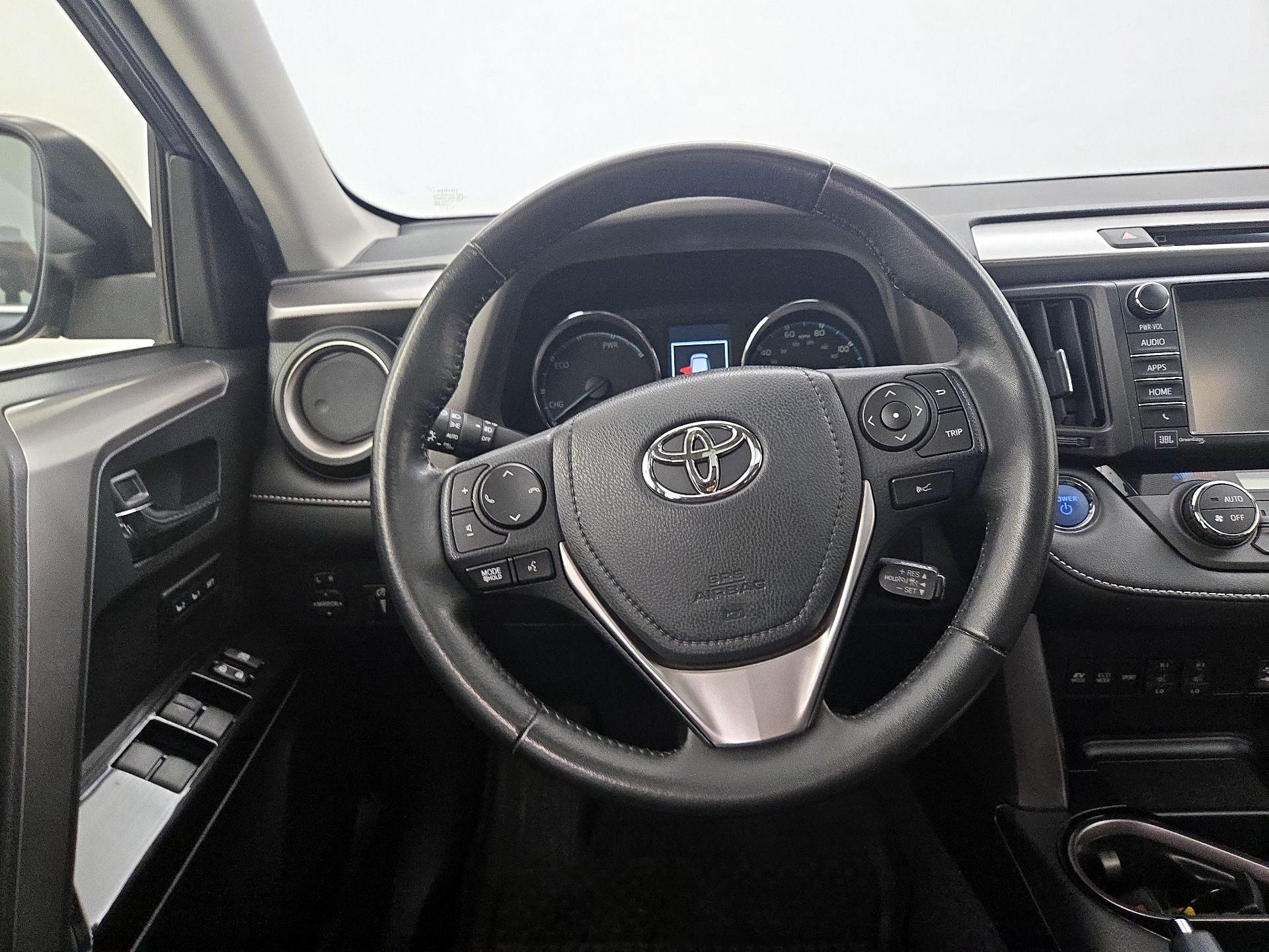 Thumbnail: 2017 Toyota RAV4 - 10