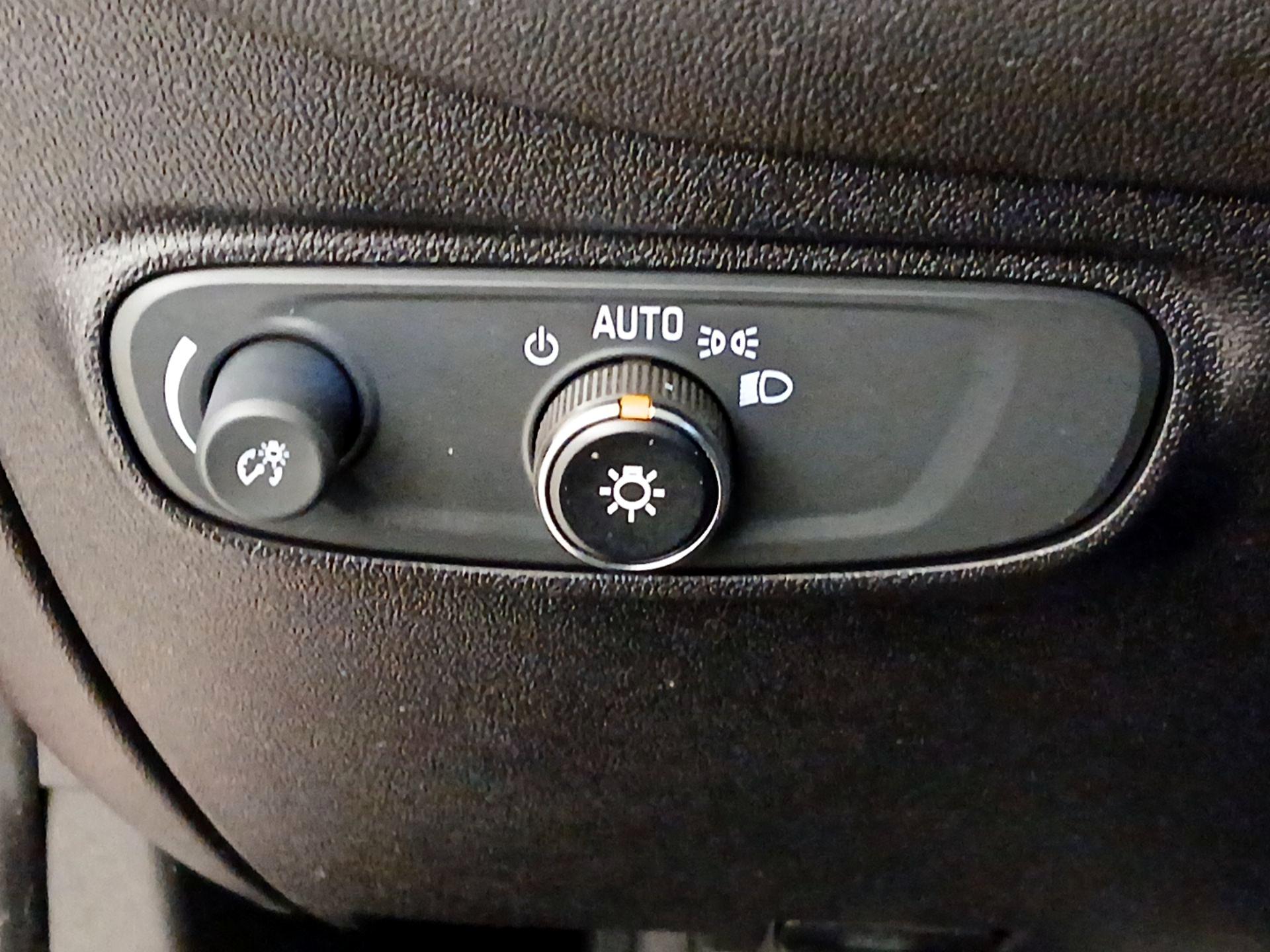 Thumbnail: 2019 Chevrolet Equinox - 13