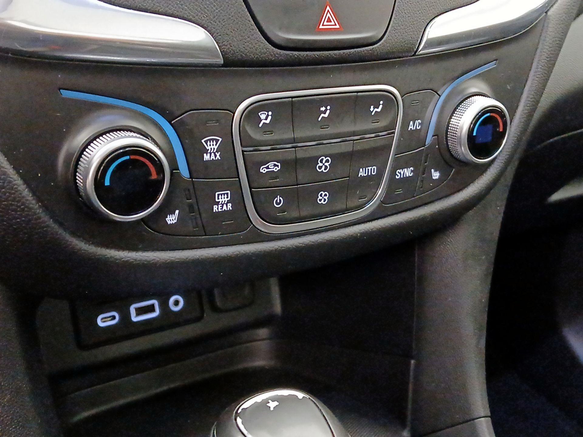 Thumbnail: 2019 Chevrolet Equinox - 16