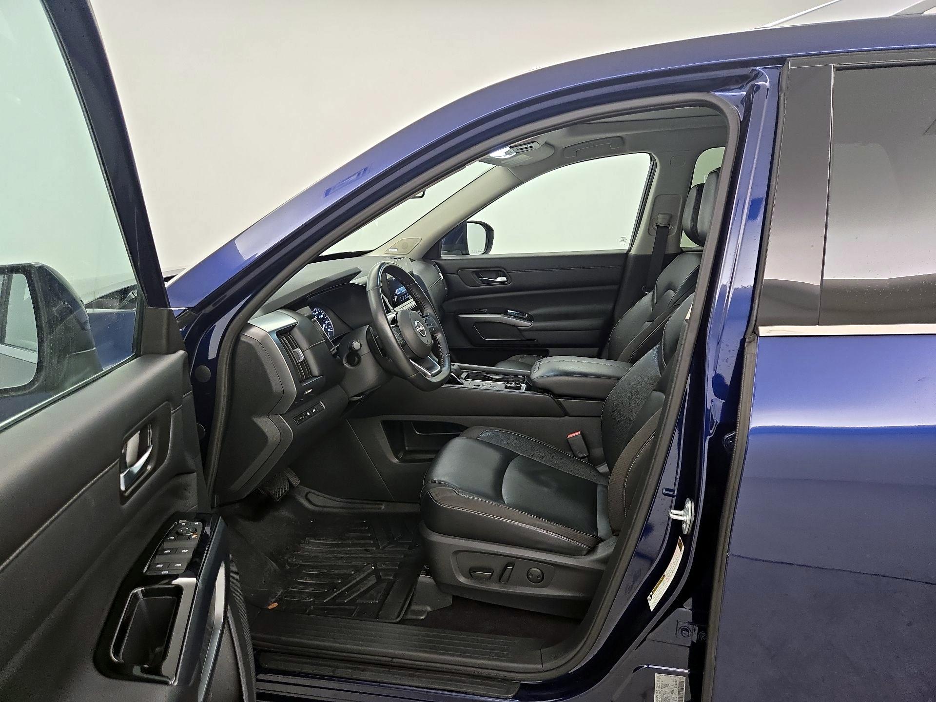 Thumbnail: 2023 Nissan Pathfinder - 11