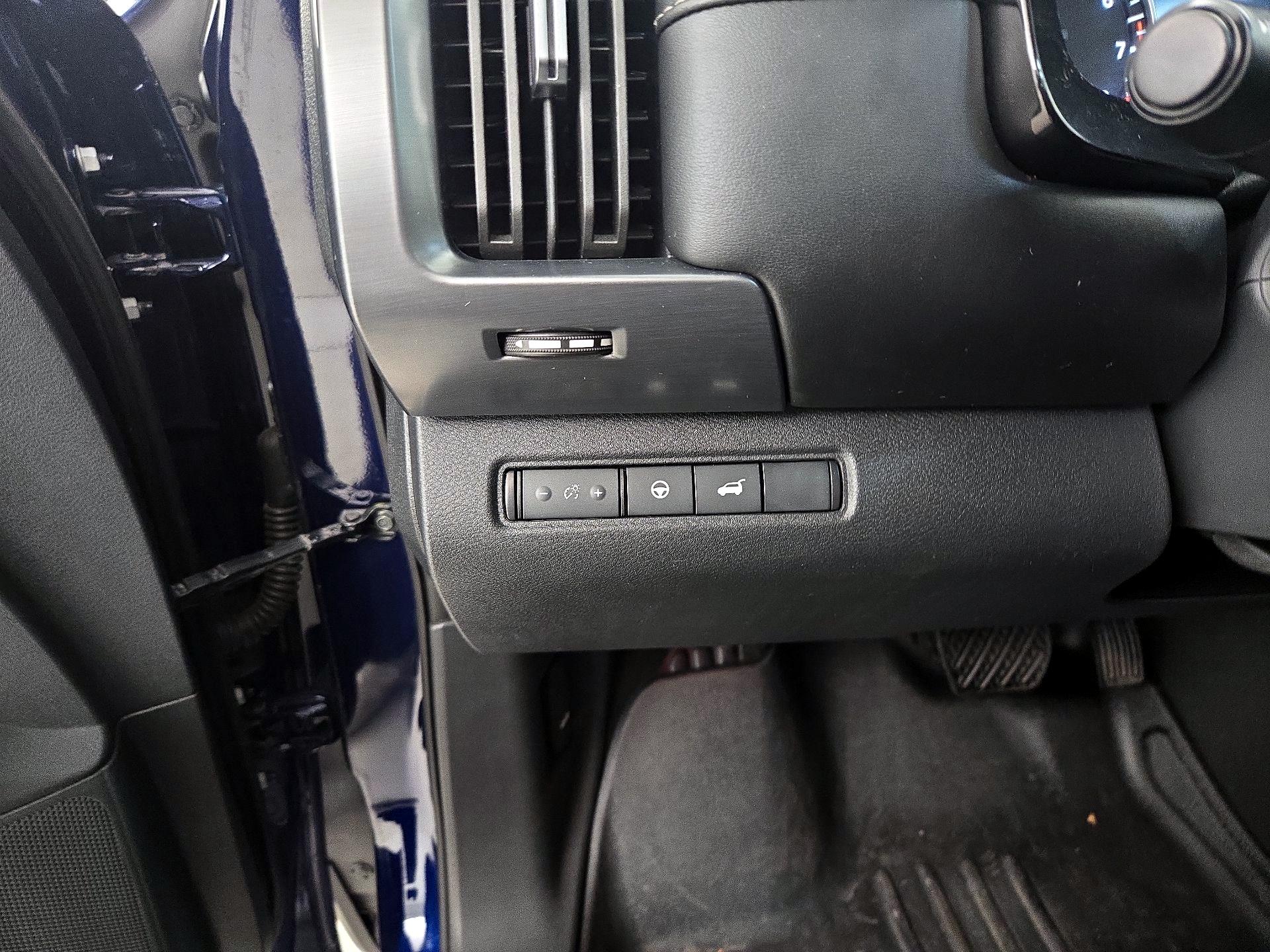 Thumbnail: 2023 Nissan Pathfinder - 13