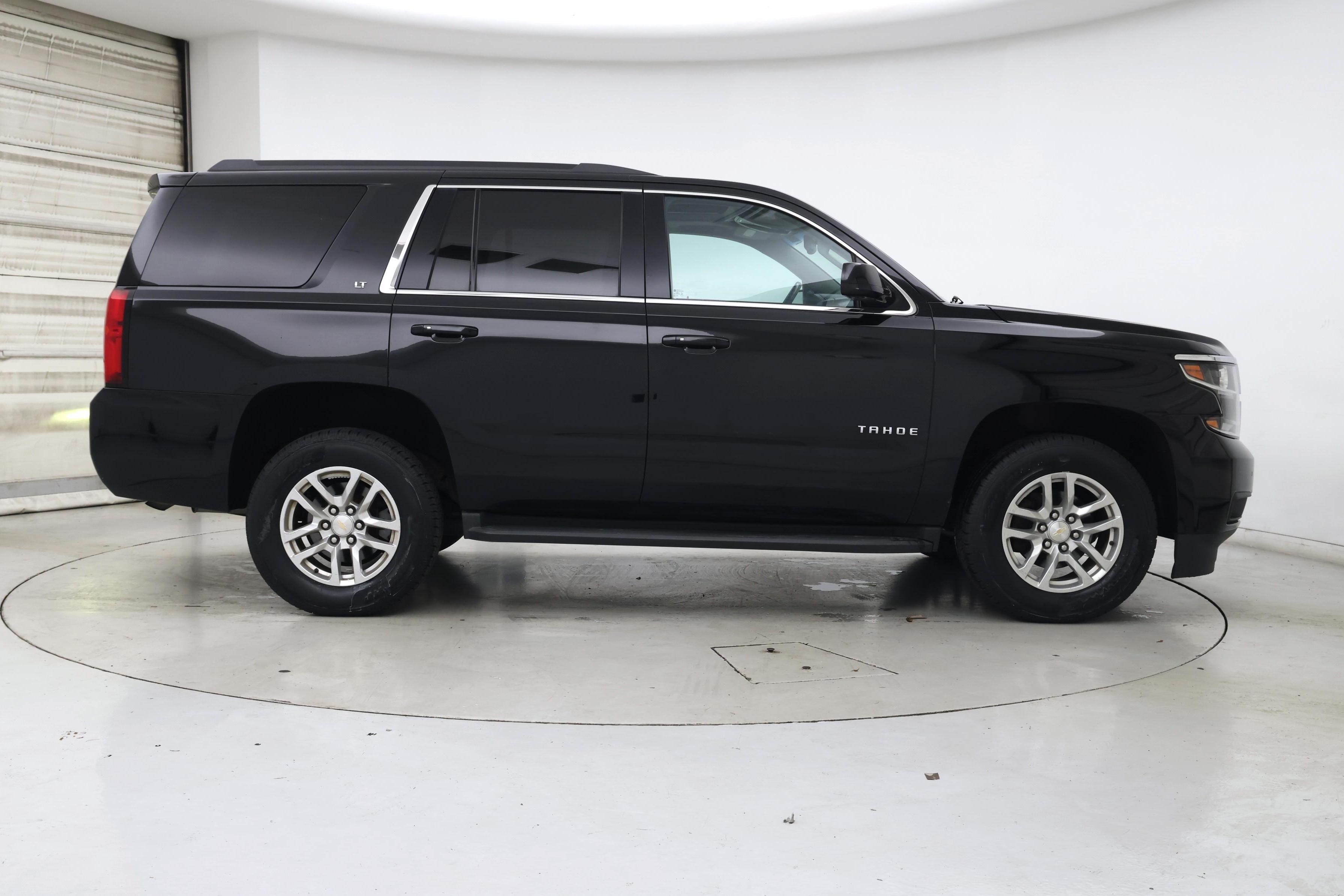 Thumbnail: 2017 Chevrolet Tahoe - 7