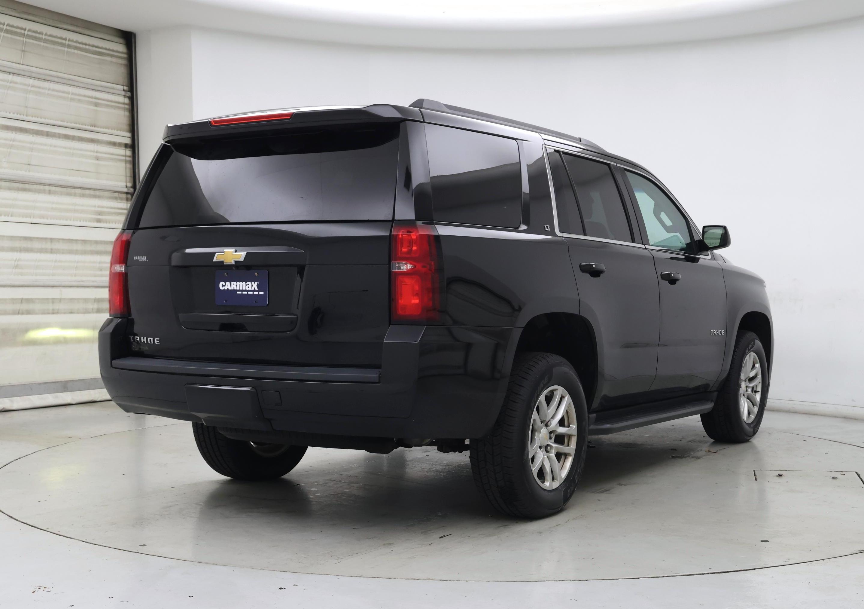 Thumbnail: 2017 Chevrolet Tahoe - 8