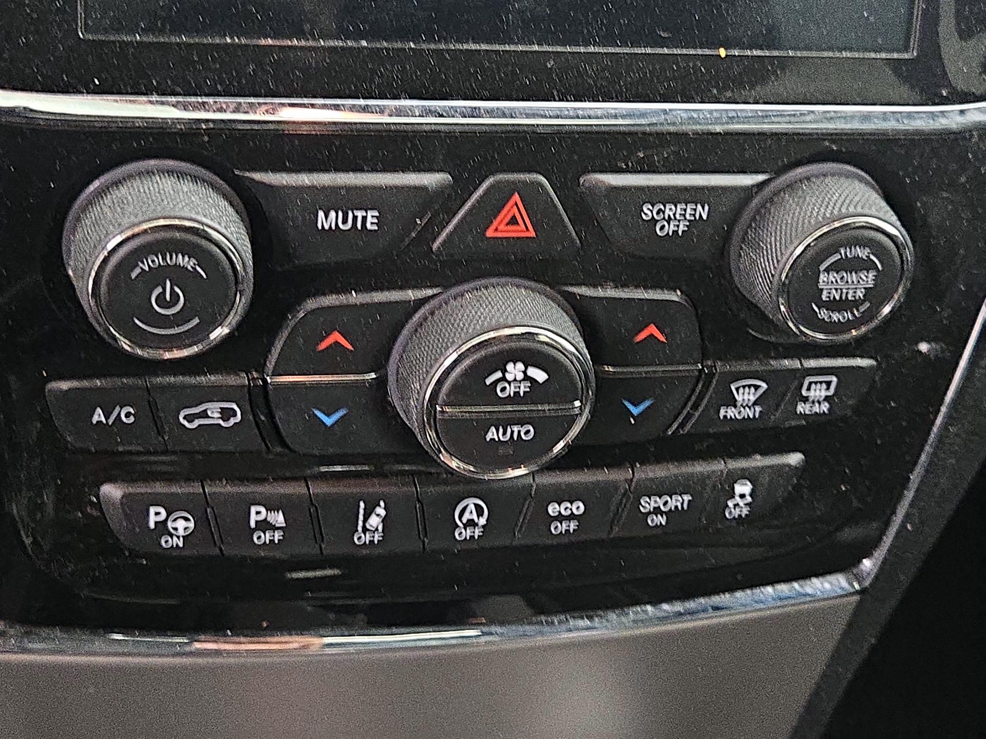 Thumbnail: 2021 Jeep Grand Cherokee - 17