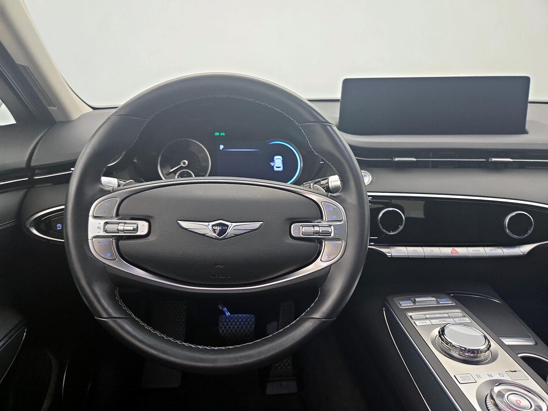 Thumbnail: 2023 Genesis GV70 - 10