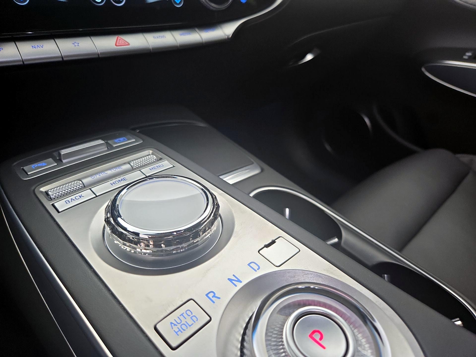 Thumbnail: 2023 Genesis GV70 - 18