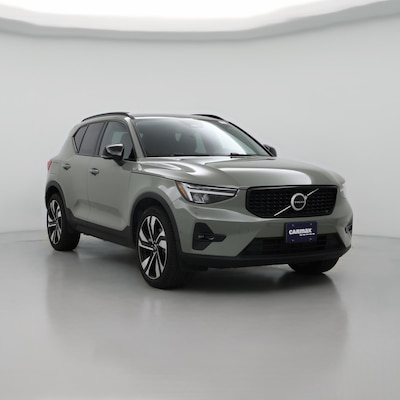 2023 Volvo XC40 B5 Plus Dark Theme