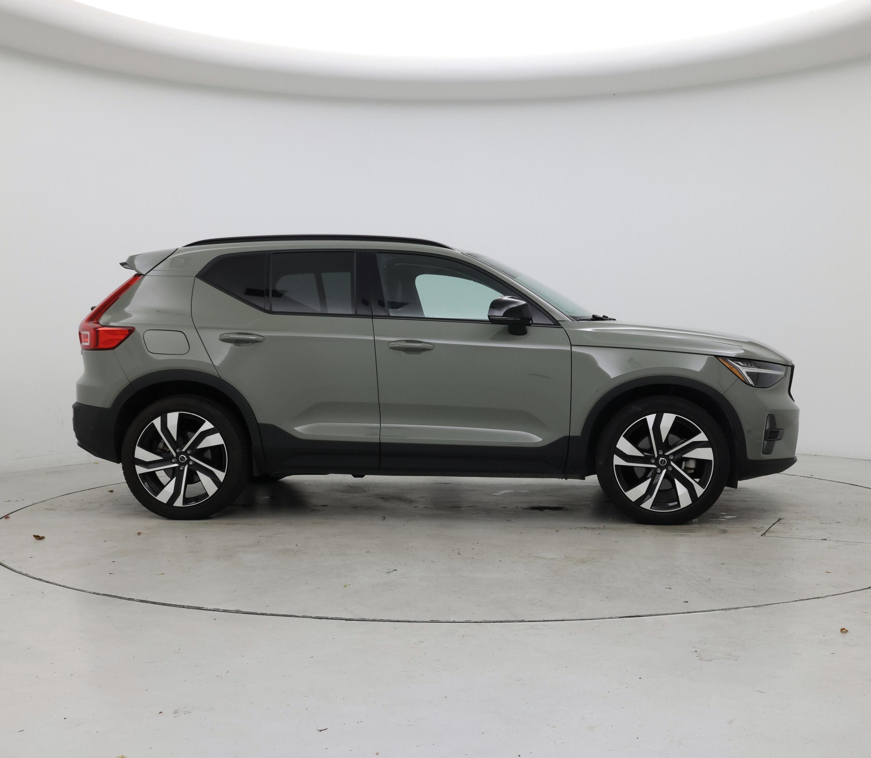 Thumbnail: 2023 Volvo XC40 - 7