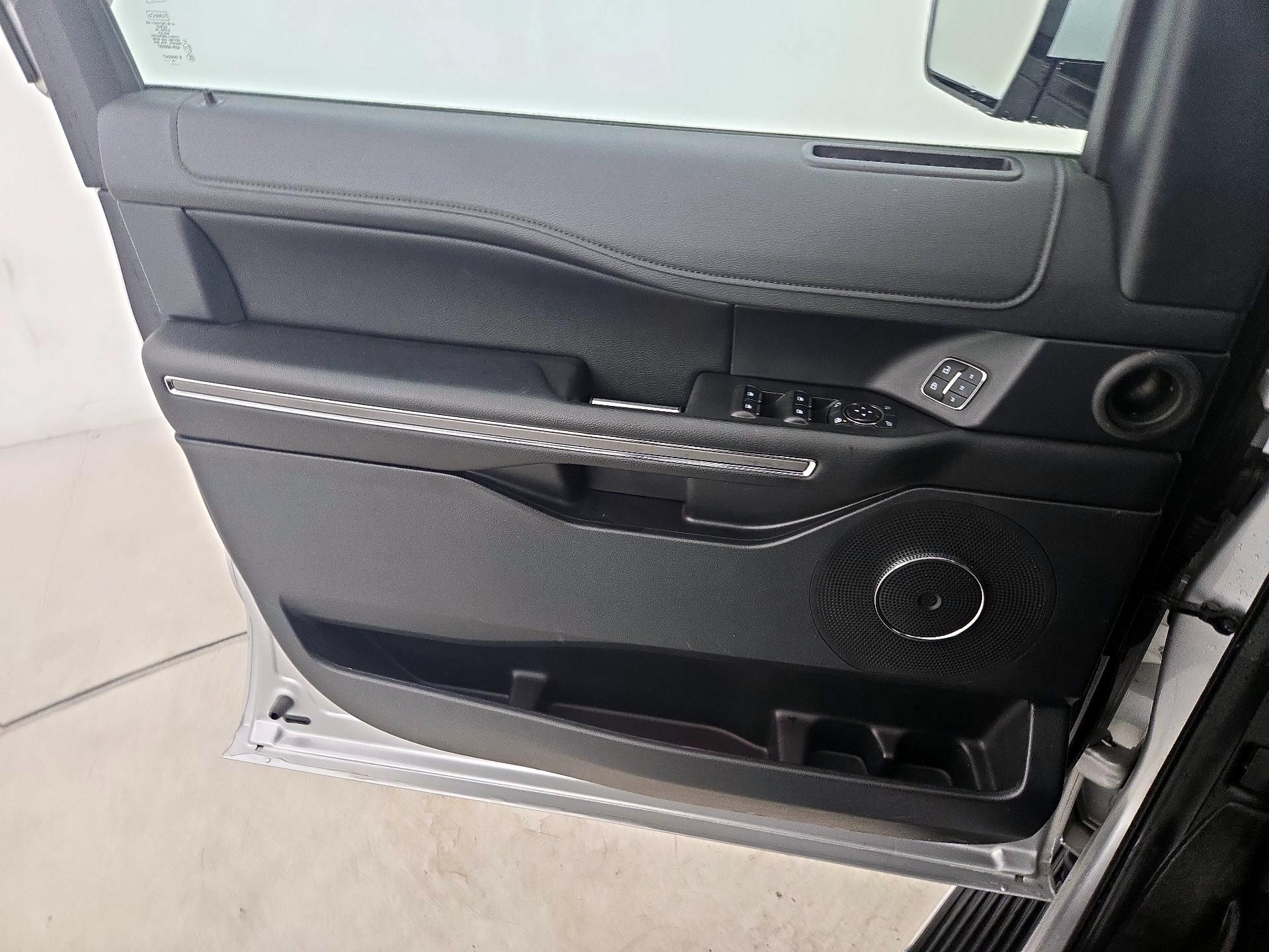 Thumbnail: 2019 Ford Expedition - 12