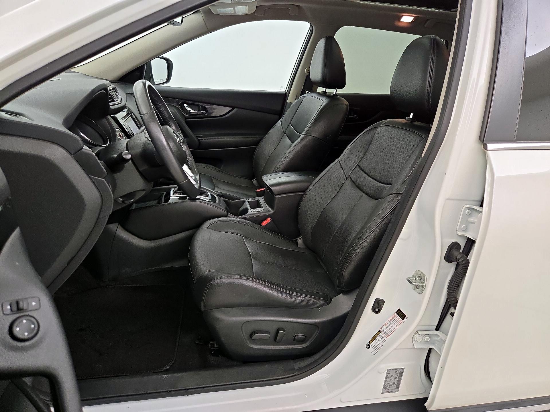 Thumbnail: 2017 Nissan Rogue - 11
