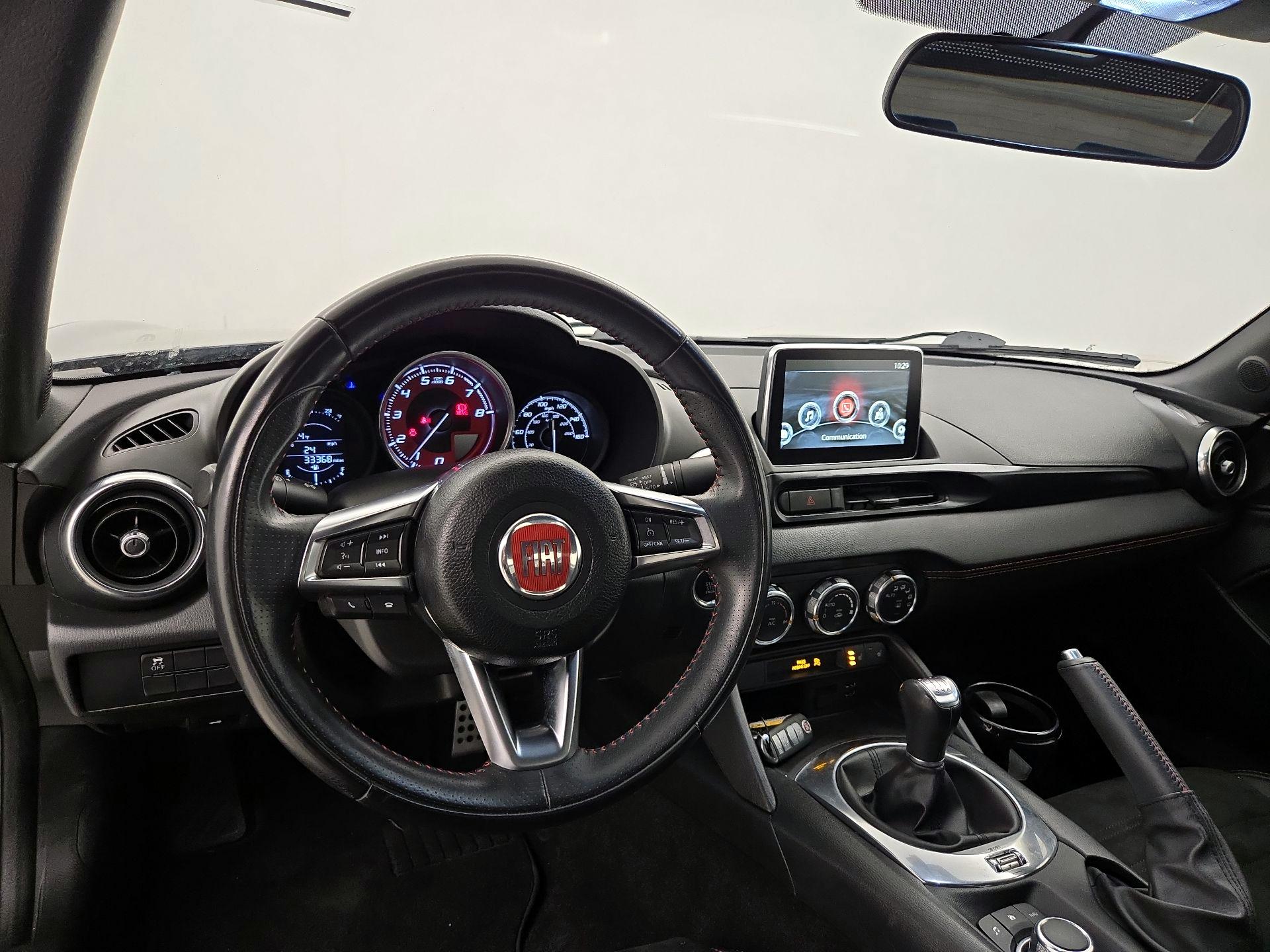 Thumbnail: 2017 Fiat 124 Spider - 9