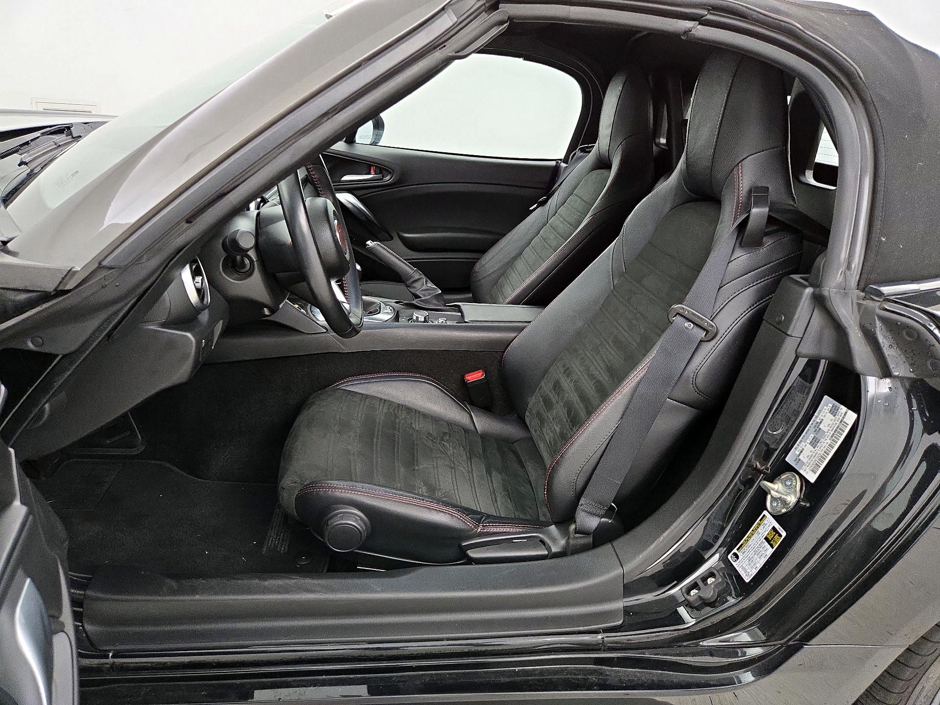 Thumbnail: 2017 Fiat 124 Spider - 11