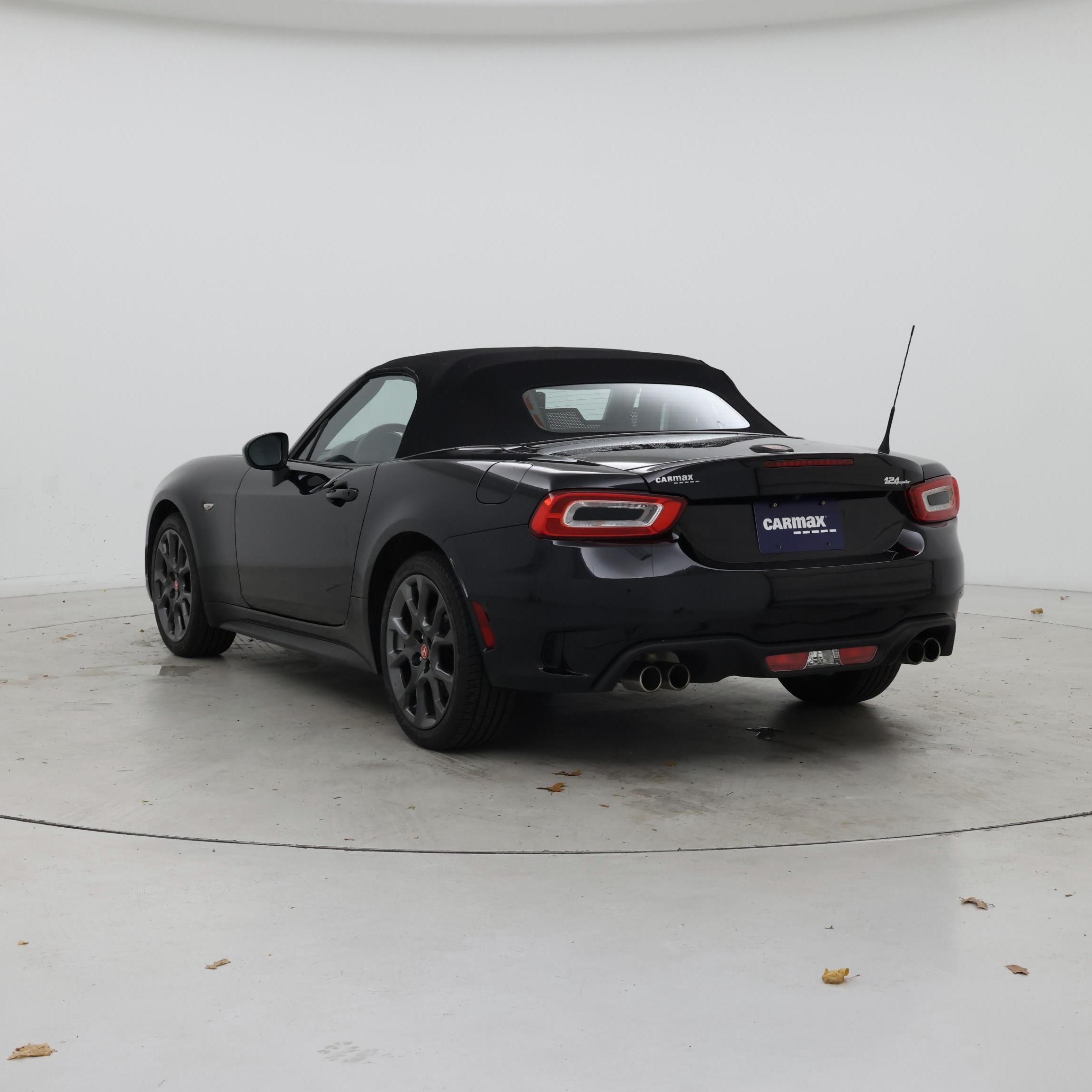 Thumbnail: 2017 Fiat 124 Spider - 2