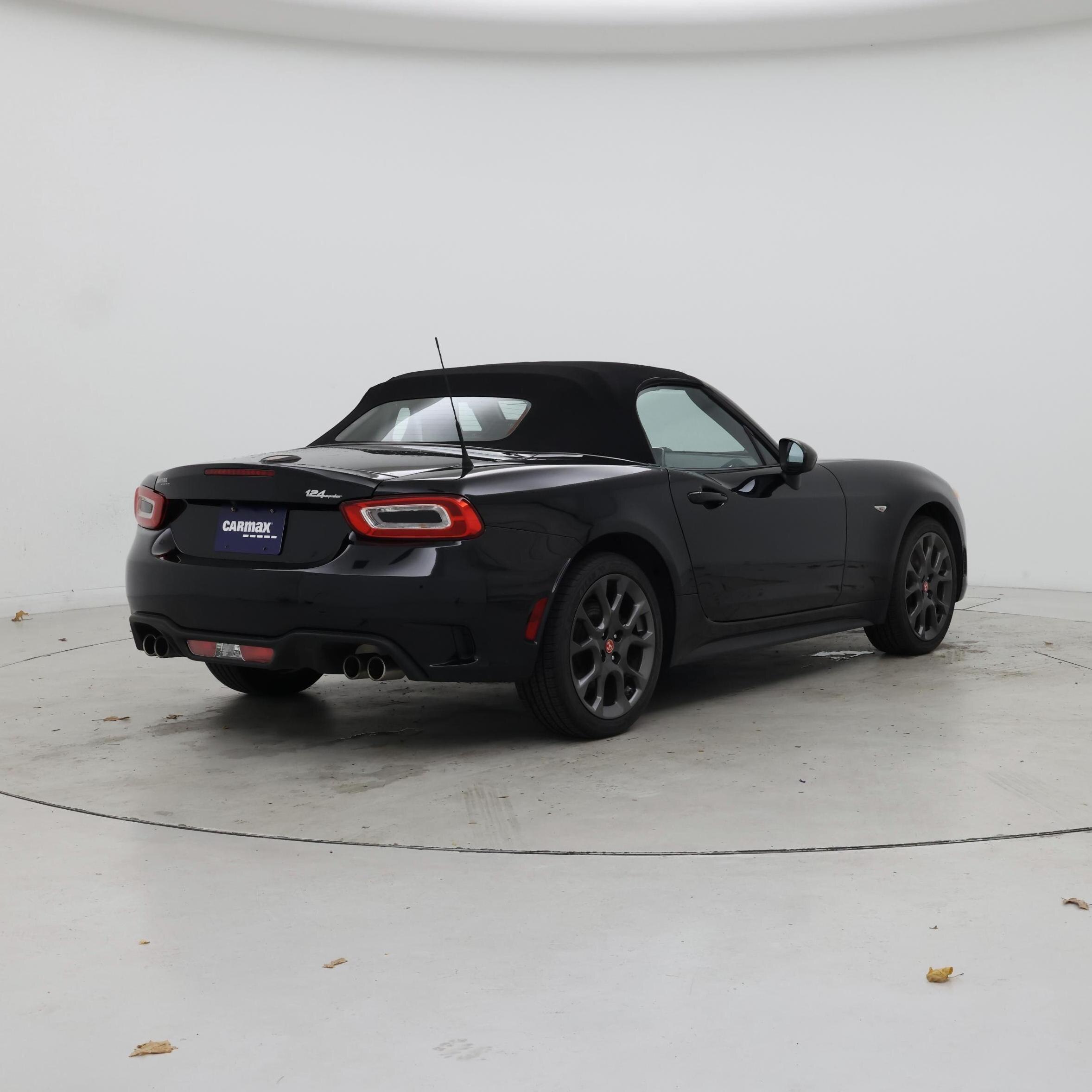 Thumbnail: 2017 Fiat 124 Spider - 8