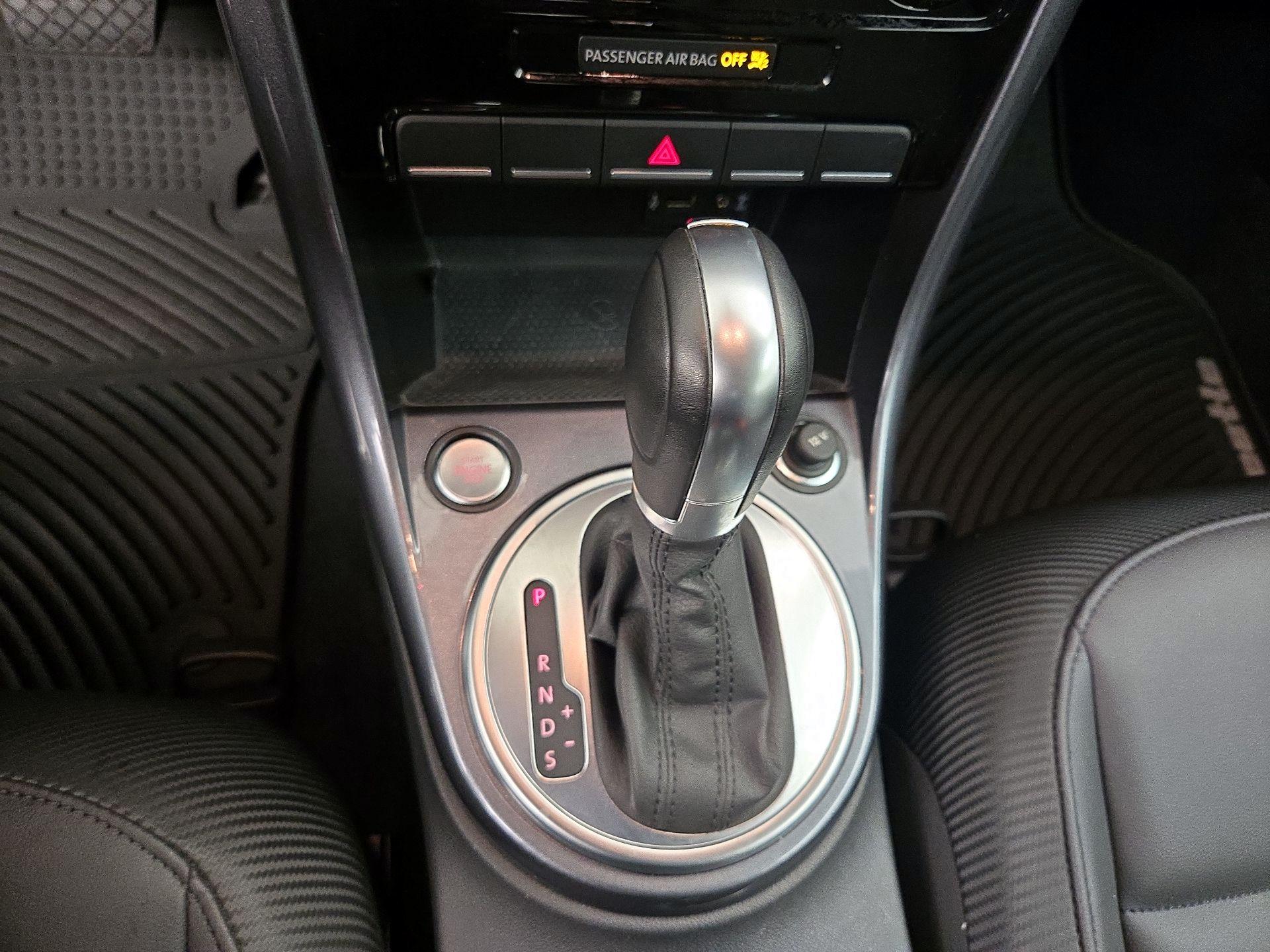 Thumbnail: 2019 Volkswagen Beetle - 17
