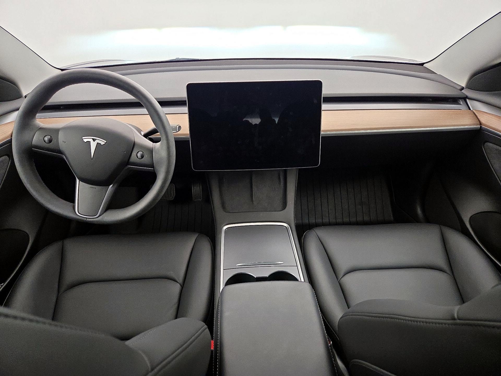 Thumbnail: 2023 Tesla Model 3 - 9