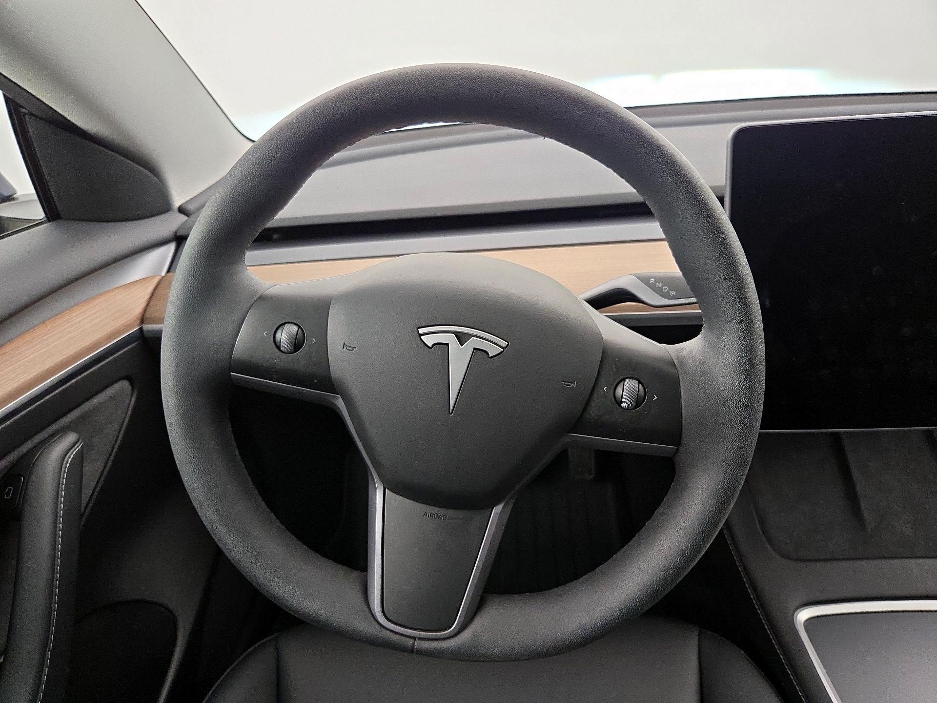 Thumbnail: 2023 Tesla Model 3 - 10
