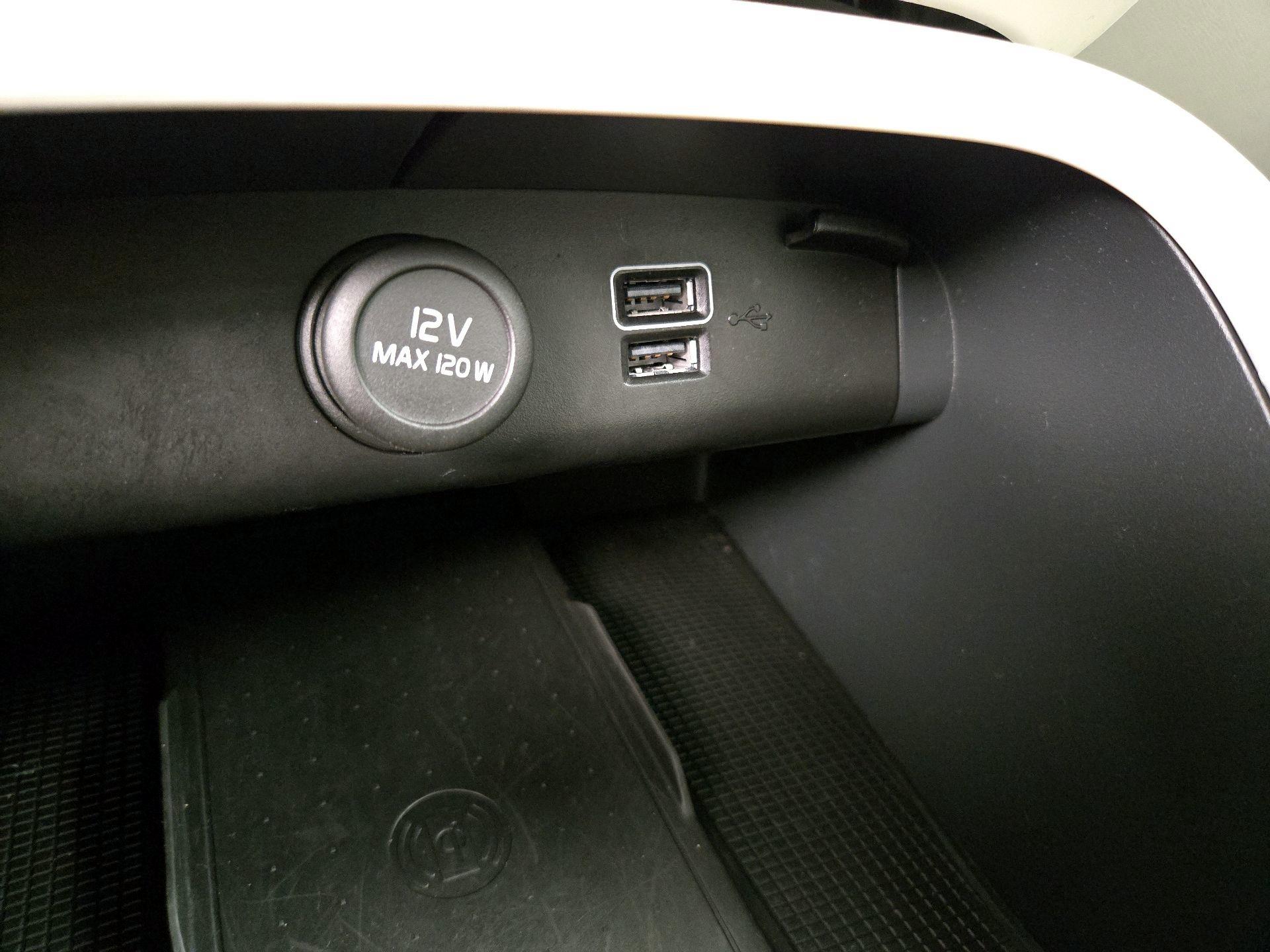 Thumbnail: 2020 Volvo XC40 - 19
