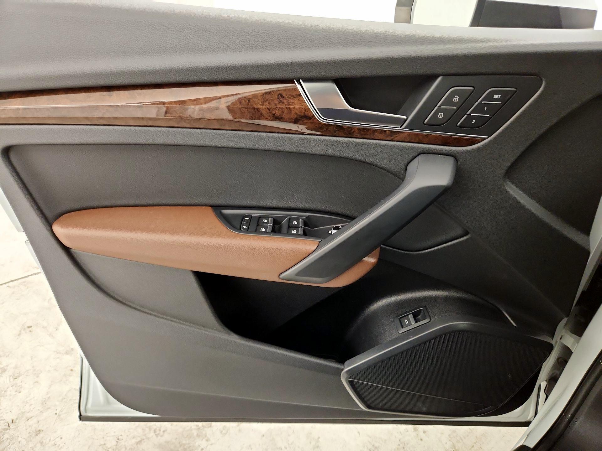 Thumbnail: 2020 Audi Q5 - 12