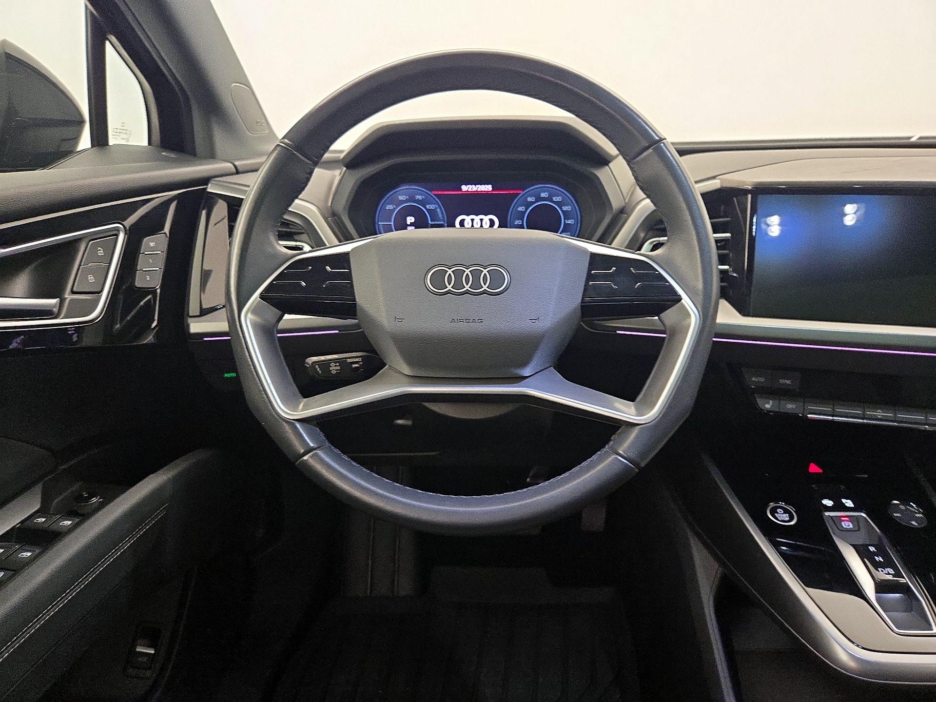Thumbnail: 2023 Audi Q4 e-tron - 10