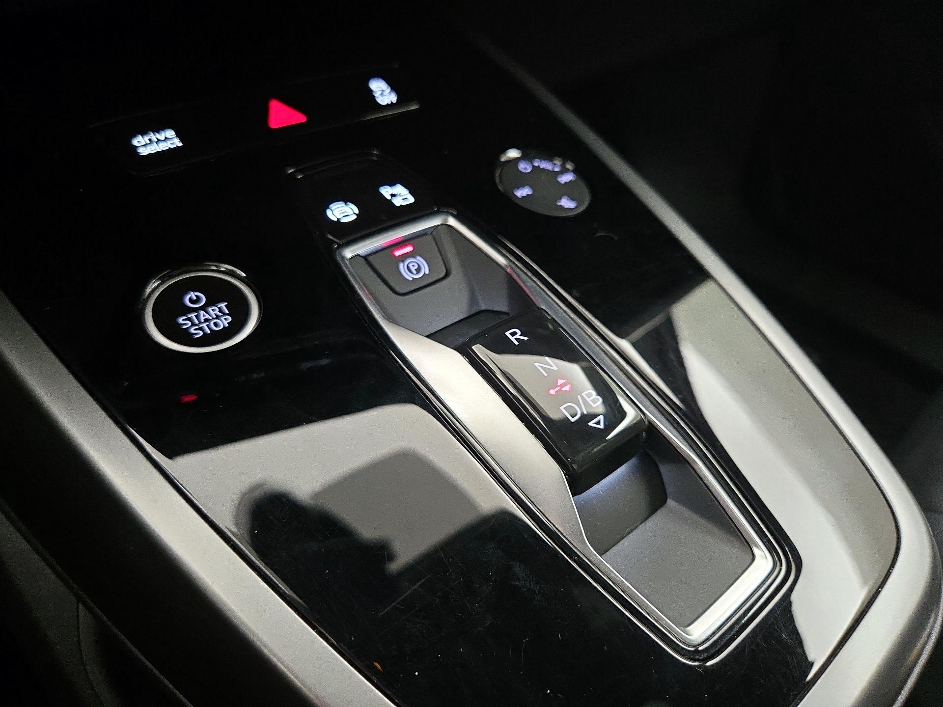 Thumbnail: 2023 Audi Q4 e-tron - 18