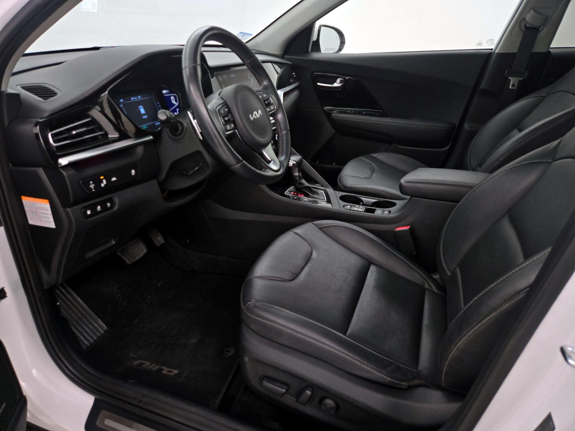 Thumbnail: 2022 Kia Niro - 11