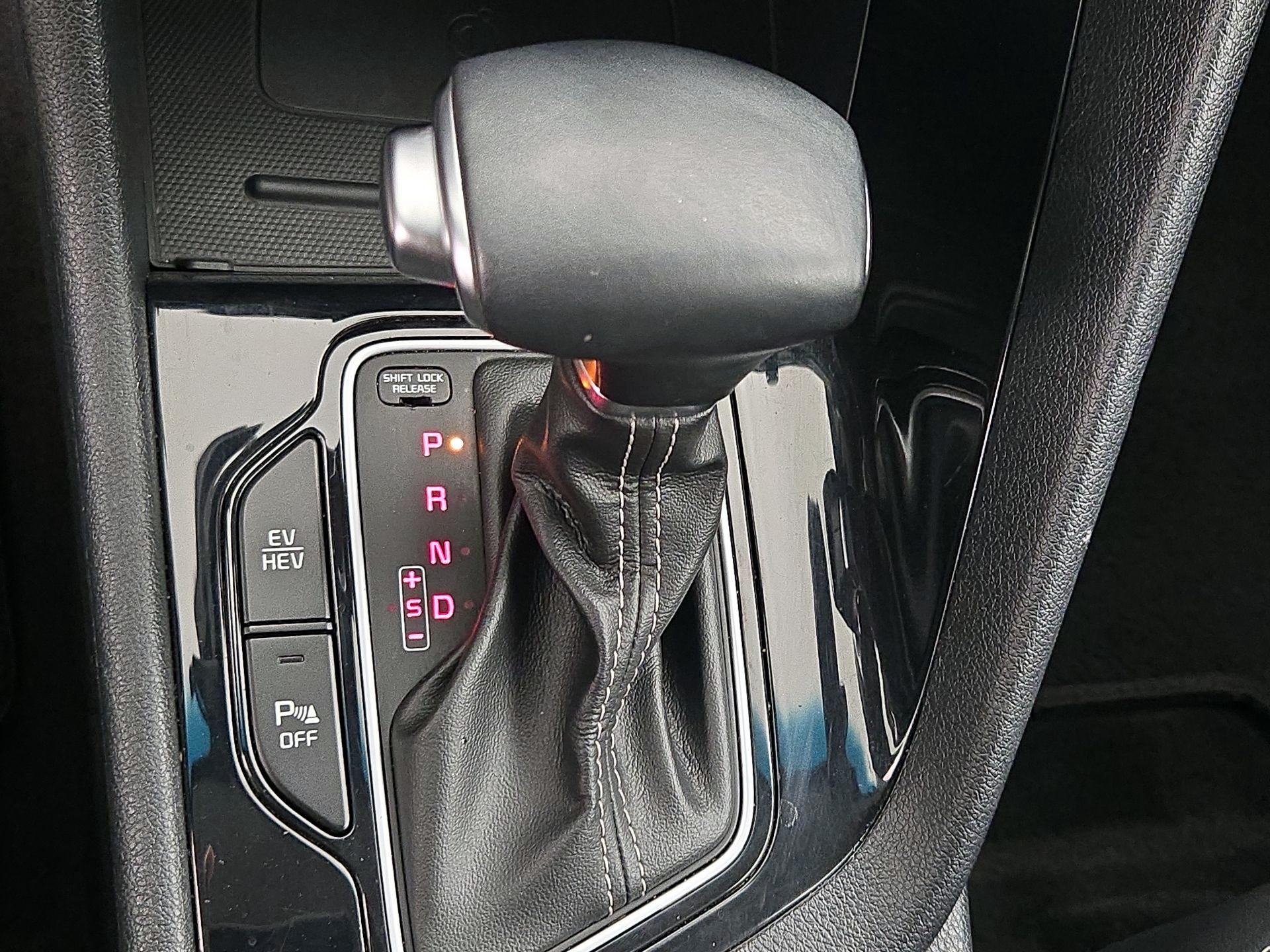 Thumbnail: 2022 Kia Niro - 18