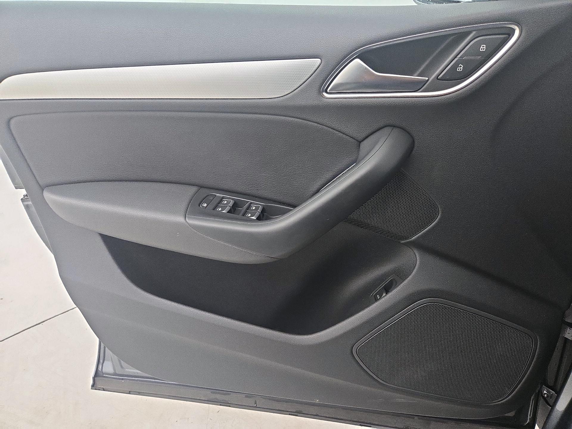 Thumbnail: 2016 Audi Q3 - 12