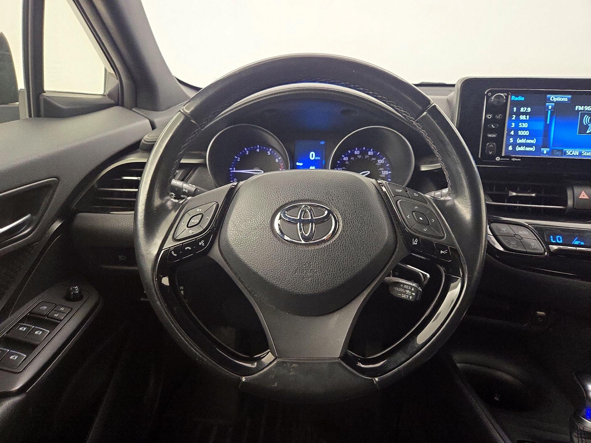 Thumbnail: 2018 Toyota C-HR - 10