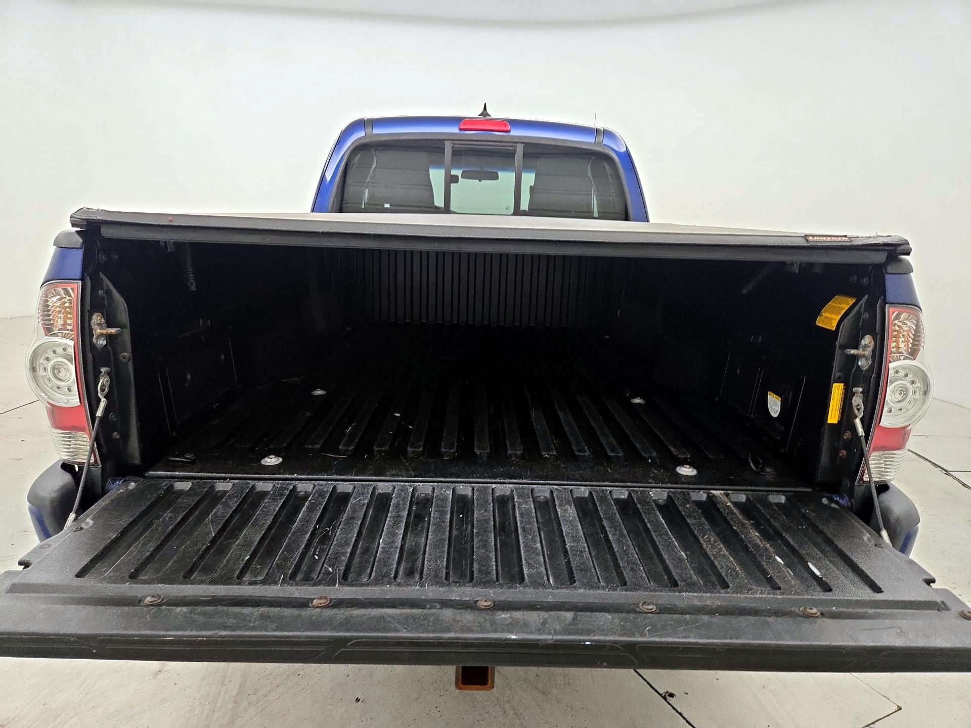 Thumbnail: 2015 Toyota Tacoma - 20