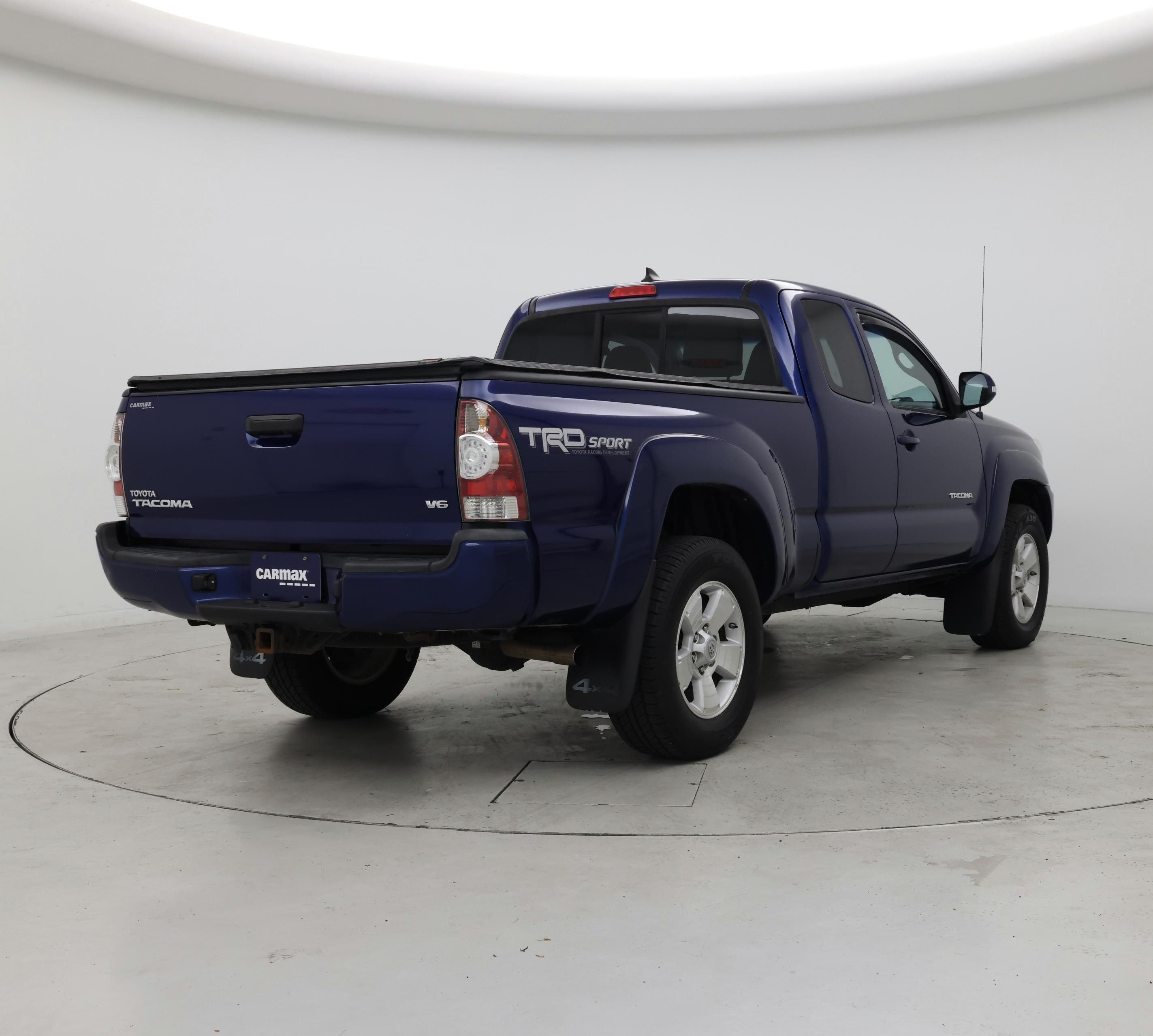 Thumbnail: 2015 Toyota Tacoma - 8