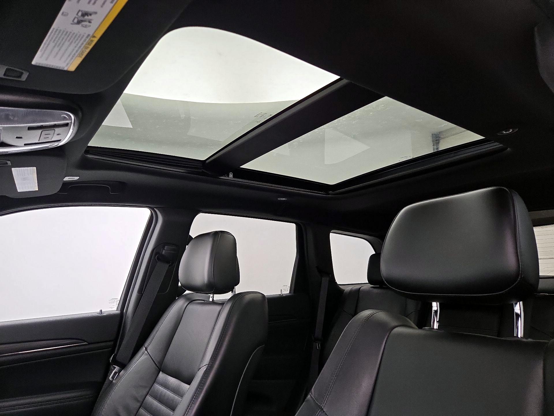 Thumbnail: 2020 Jeep Grand Cherokee - 20