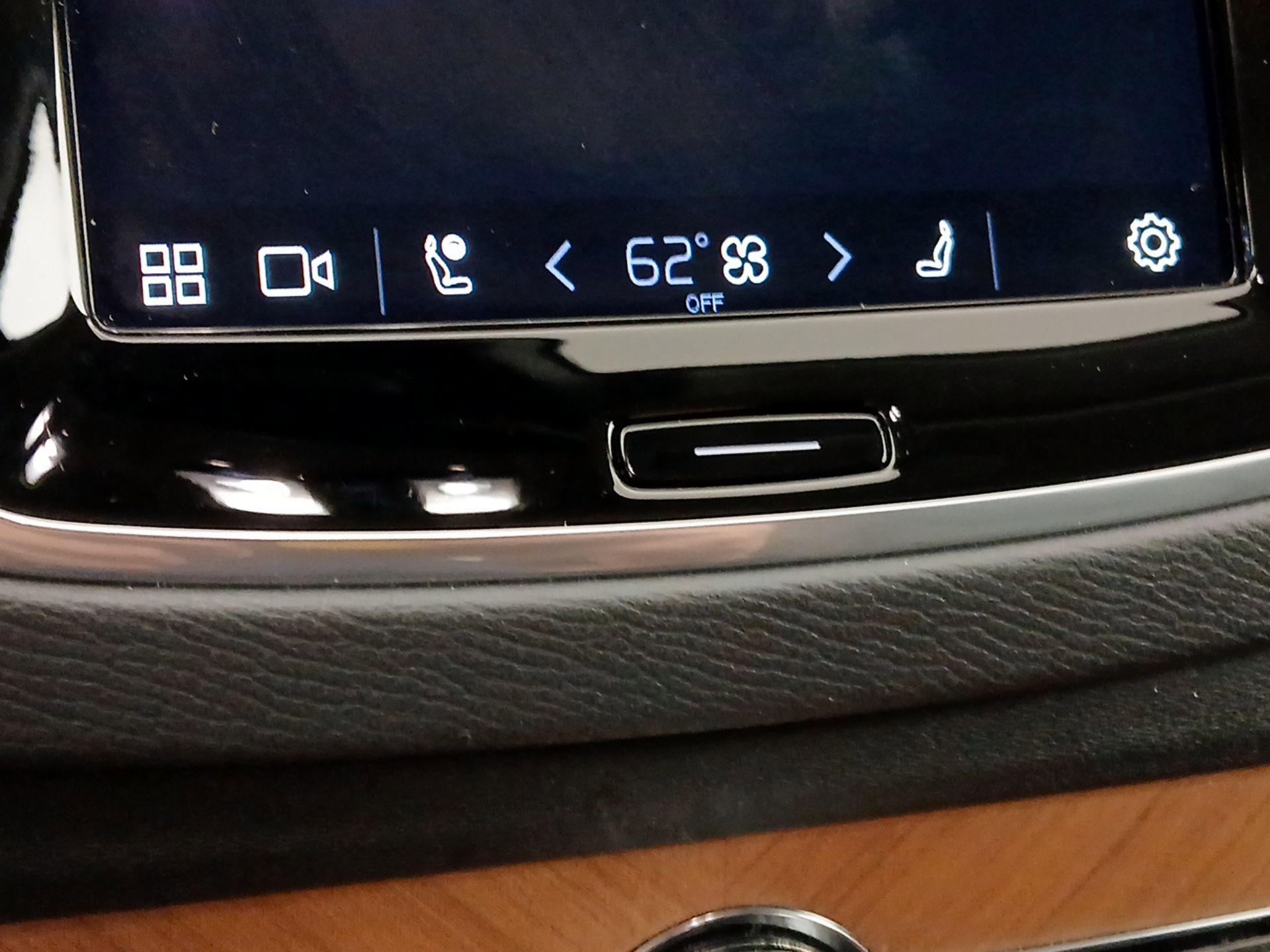 Thumbnail: 2024 Volvo XC90 - 14