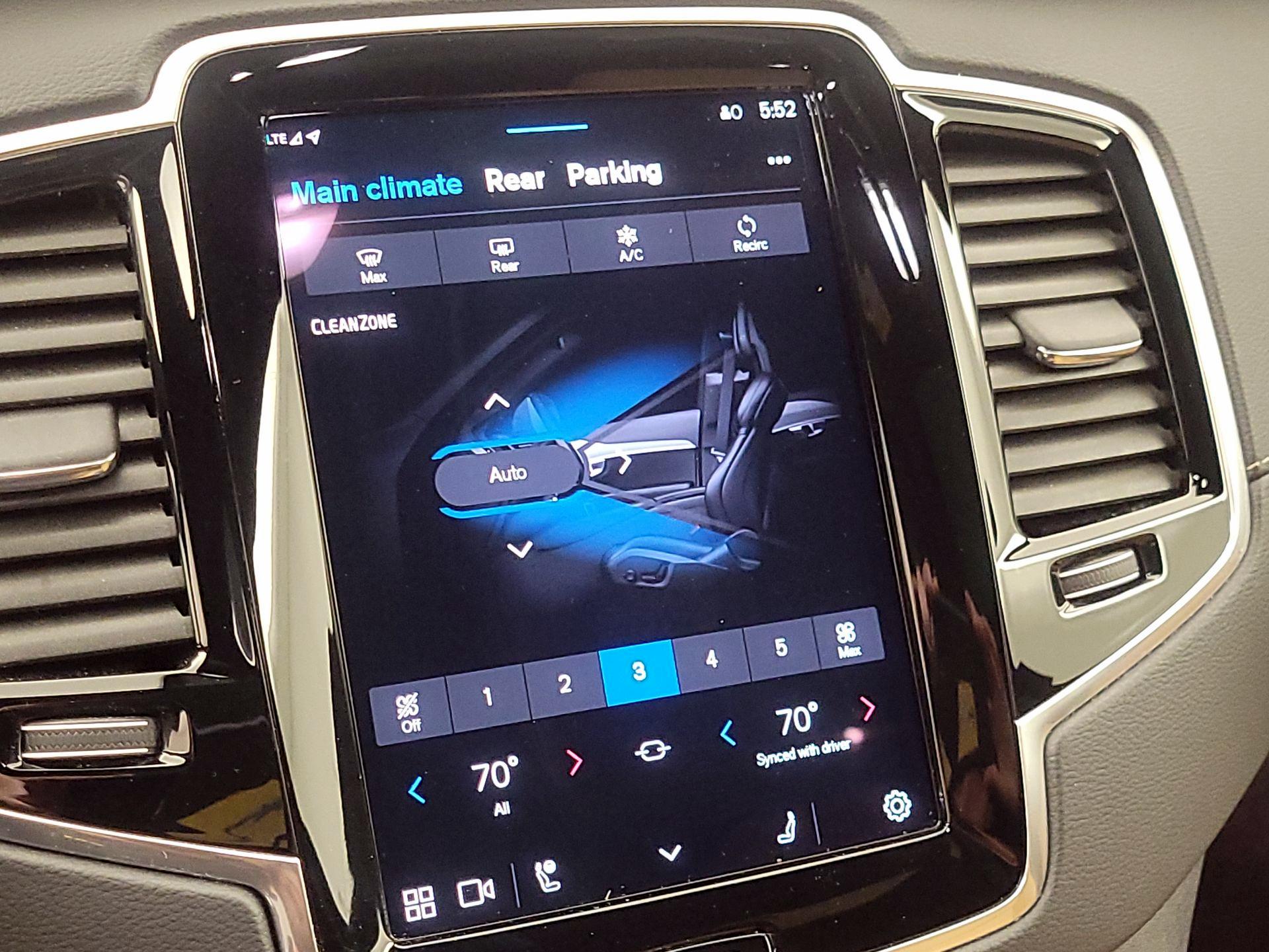 Thumbnail: 2024 Volvo XC90 - 17