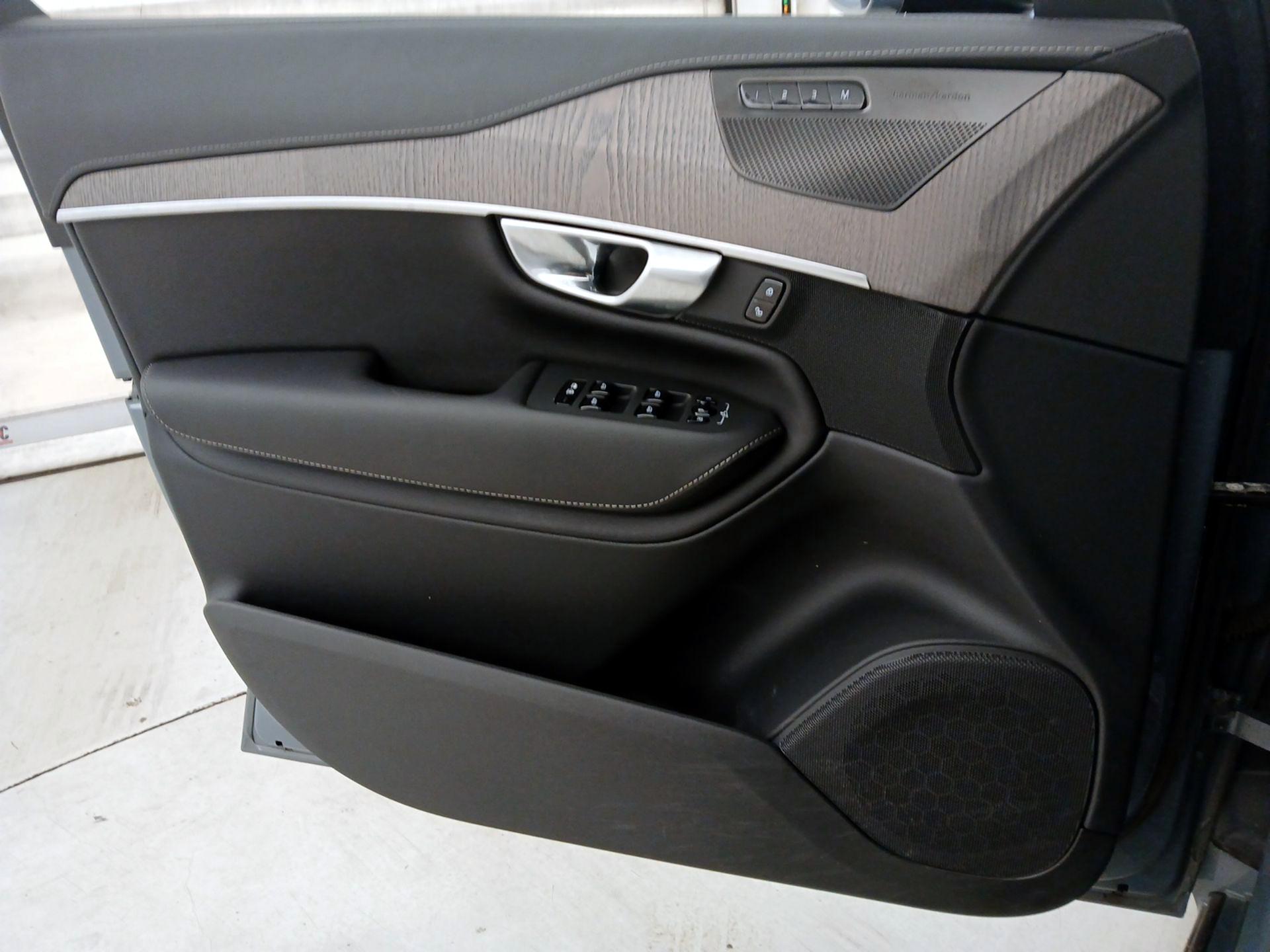 Thumbnail: 2023 Volvo XC90 - 12